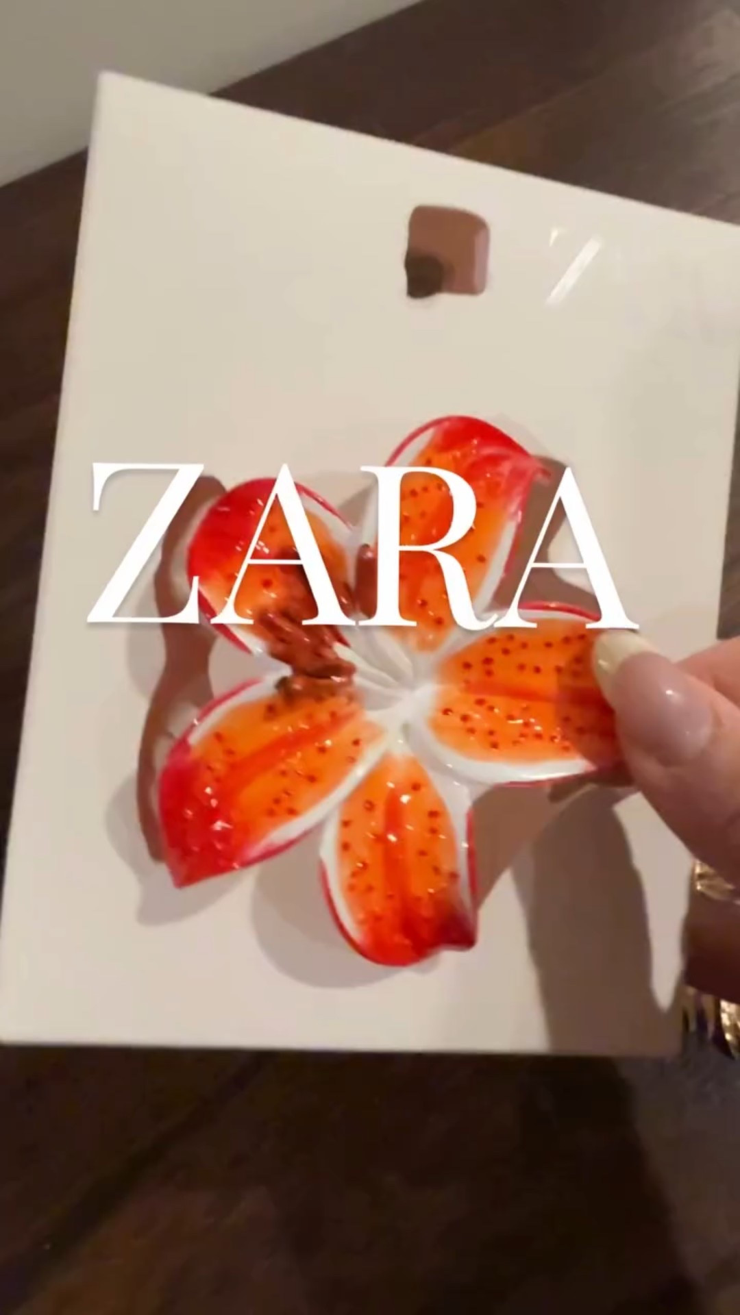 When your blood sugar’s low but your accessories are high ✨ These need to be a part of your resort looks accessories 👀

@ZARA Flower clip + Areca leaf glam = instant anti-low therapy.
T1D but make it botanical 🌿💁‍♀️”
#Type1FashionMom #ZaraAccessories #DiabetesButMakeItCute #MidSizeStyle #90DaysToFamous

#LTKSwim #LTKStyleTip #LTKSeasonal