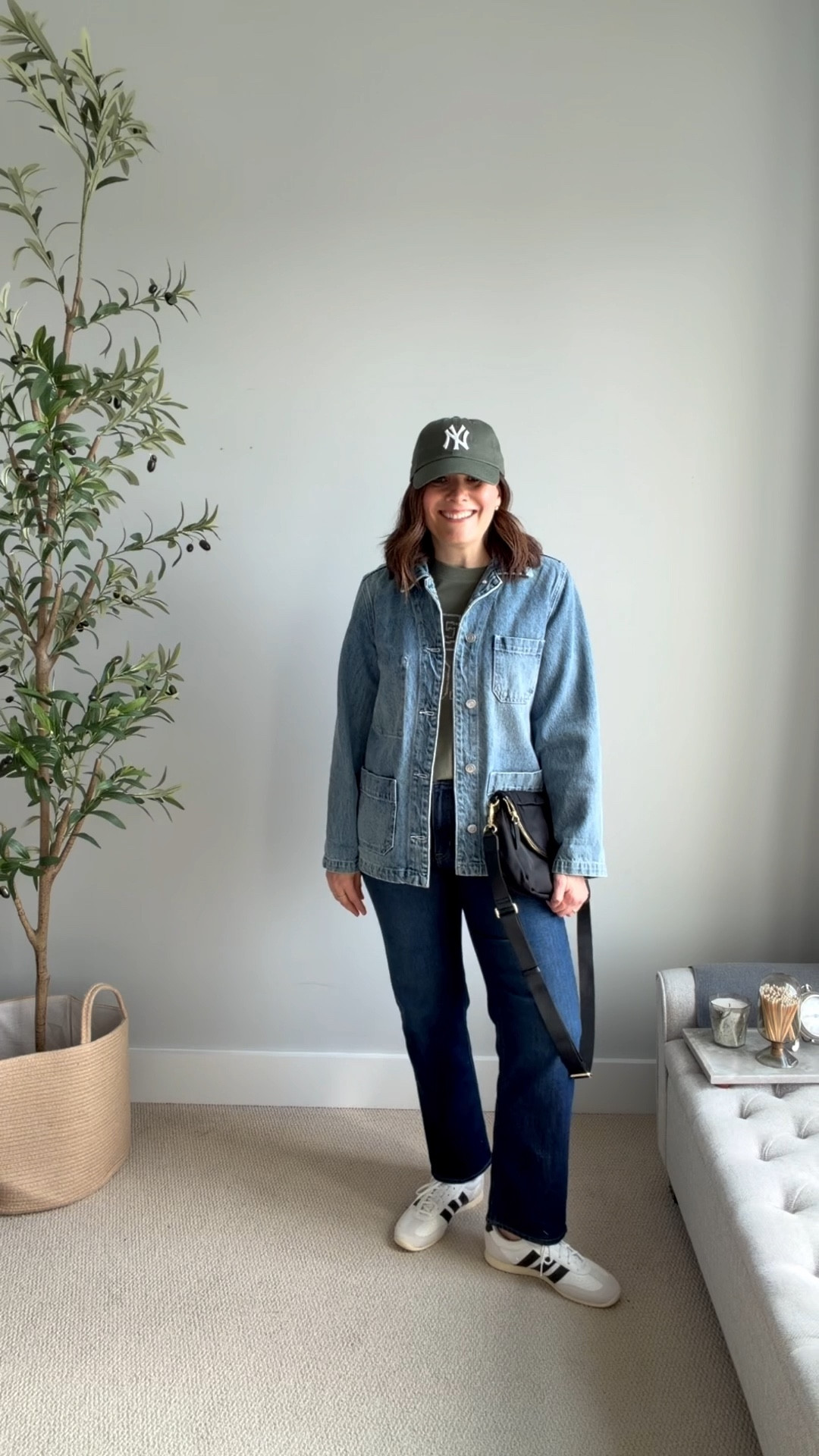 Long weekend capsule outfit fit notes: ⁠⁠@loft olive “New York” tee (gifted): so soft and oversized, I sized down to an XS.⁠ ⁠@onequince denim utility jacket: a bestseller I wore nonstop last year, and I’m keeping it in rotation this year. Fits TTS (I’m in a medium).⁠ ⁠@onequince vinyl crossbody: so many pockets, easy to wear everywhere, perfect for travel and errands. ⁠⁠@jcrewfactory dark wash midrise straight jeans: fits TTS. ⁠


 

 

#LTKOver40 #LTKSaleAlert #LTKMidsize