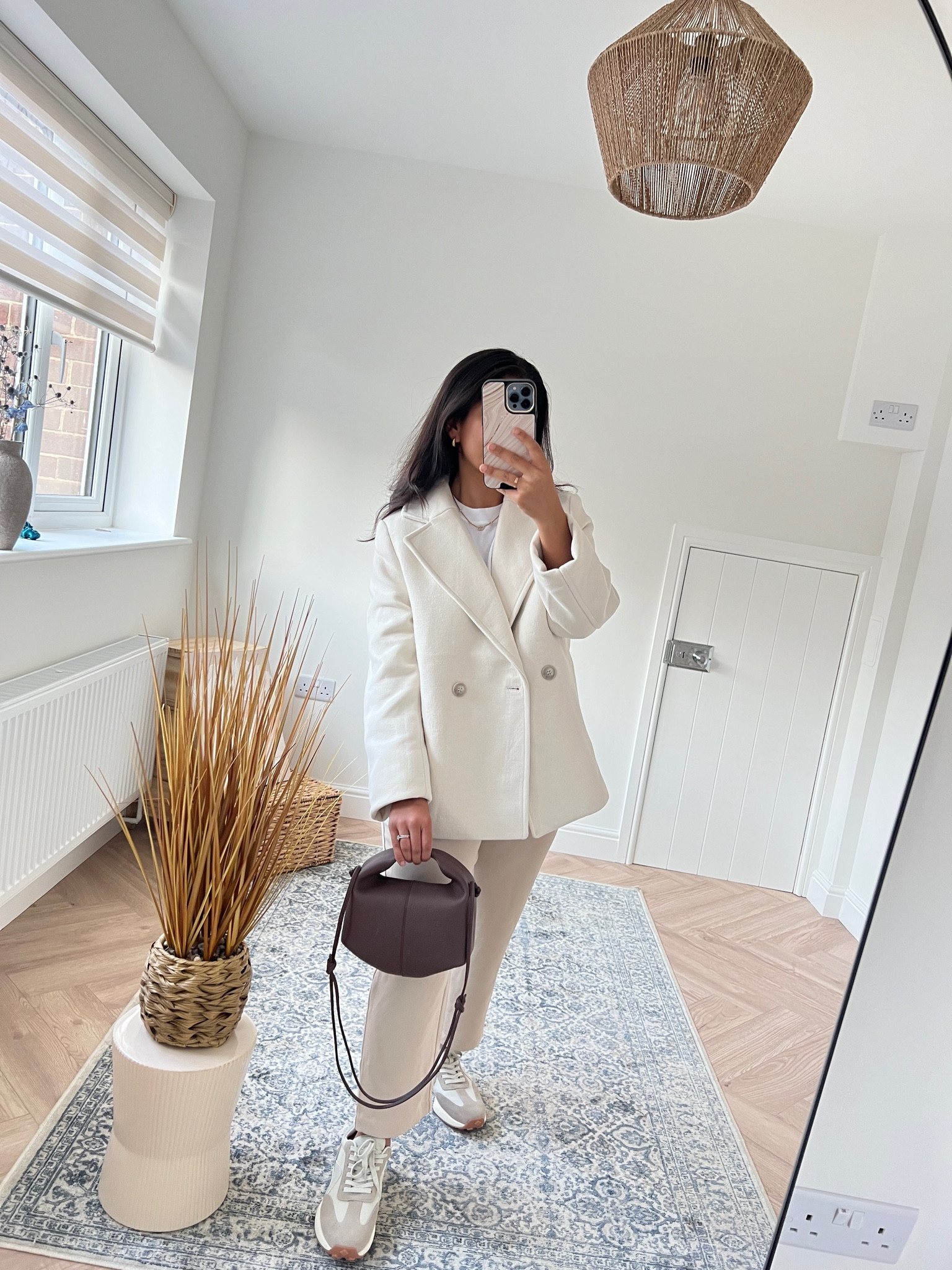 the perfect Aw23 jacket 

- I'm wearing size small in the jacket and tshirt 