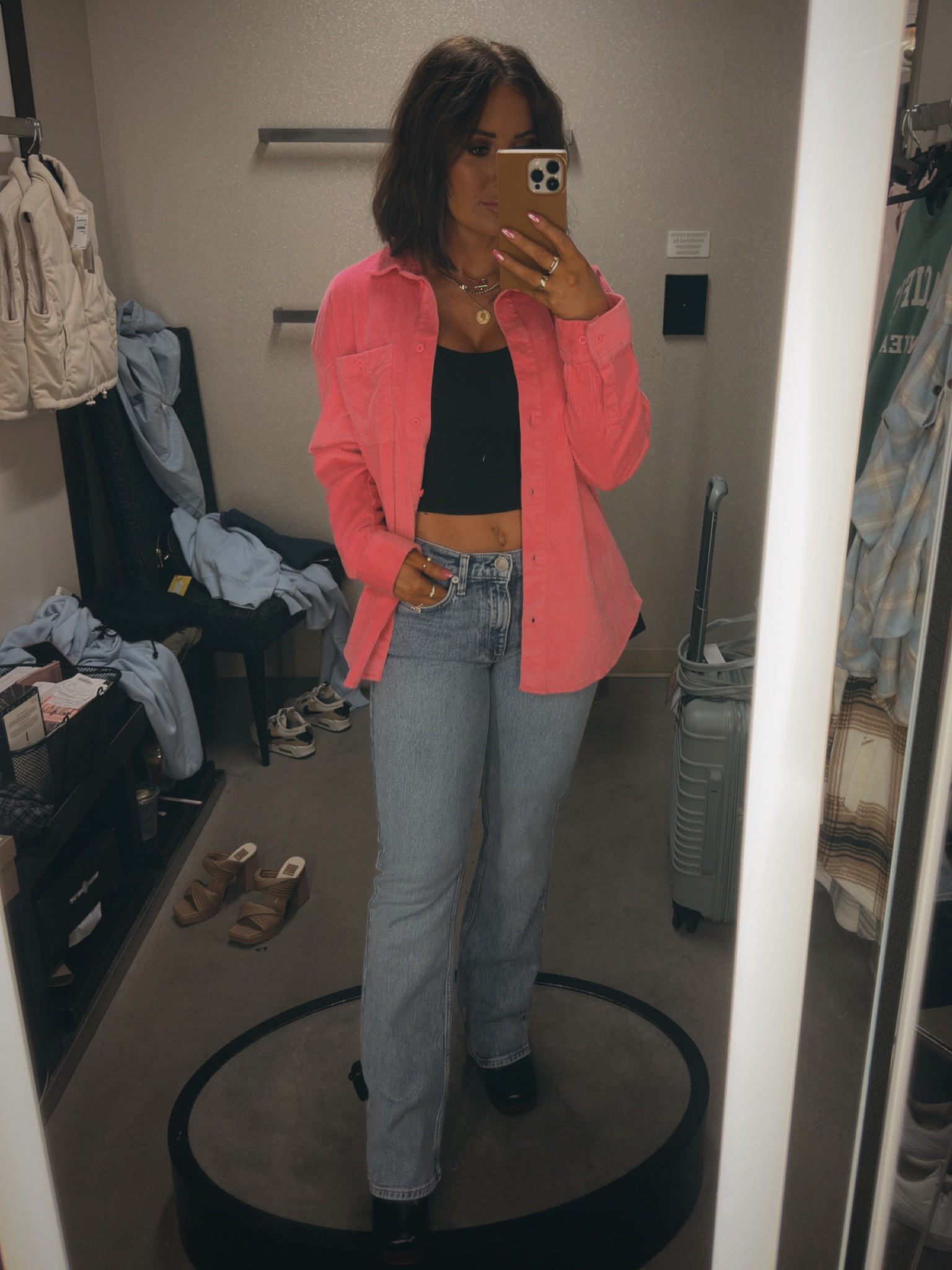 Size small button up
Jeans 26
Boots 6.5

#LTKstyletip #LTKxNSale #LTKsalealert