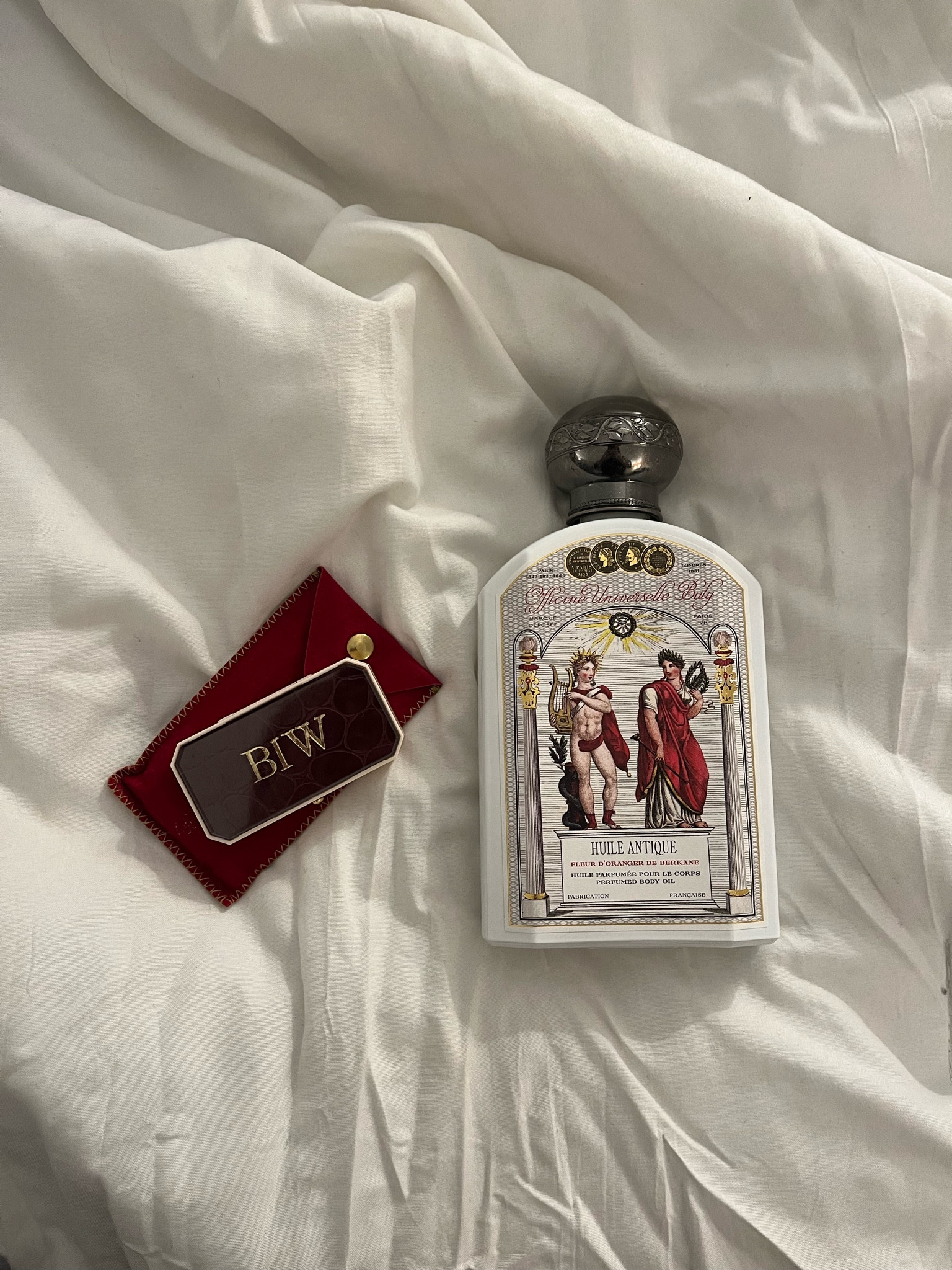 december favorites

#LTKGiftGuide #LTKfindsunder100 #LTKfindsunder50