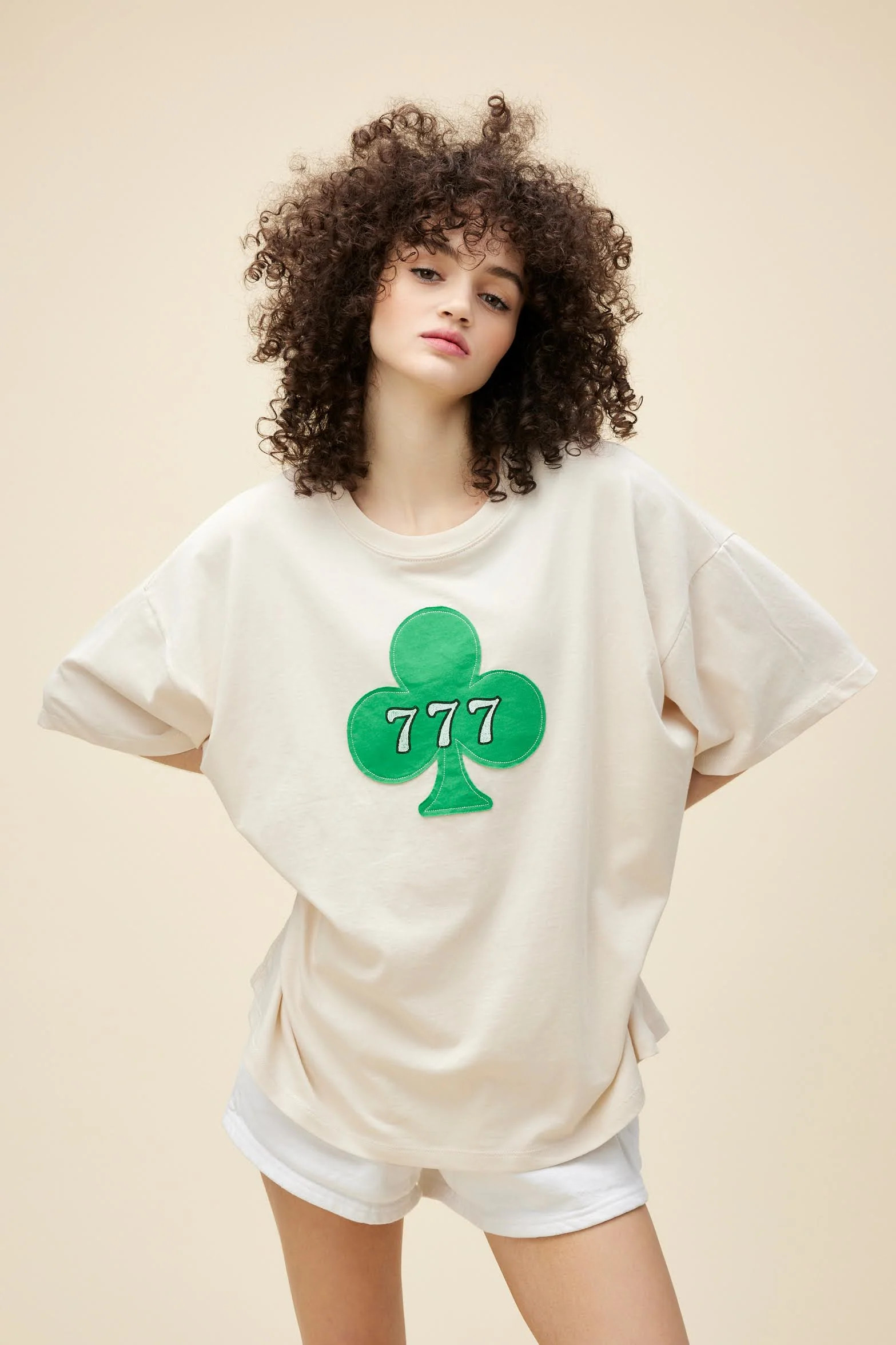 Lucky Slots Clover OS Tee | Daydreamer