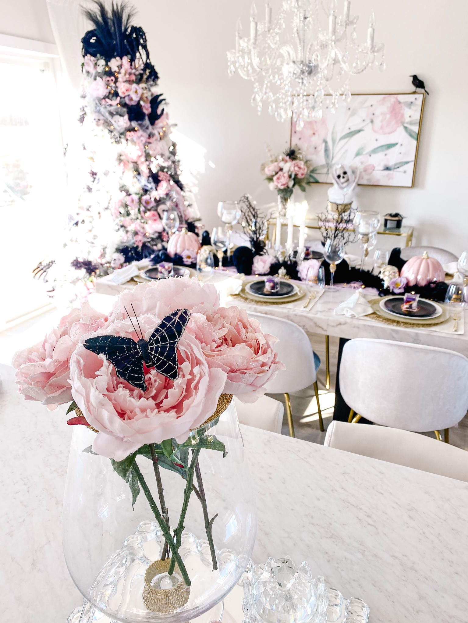 View of my dining room from last Halloween! 🌸🖤🕷️

#LTKHalloween #LTKhome #LTKSeasonal