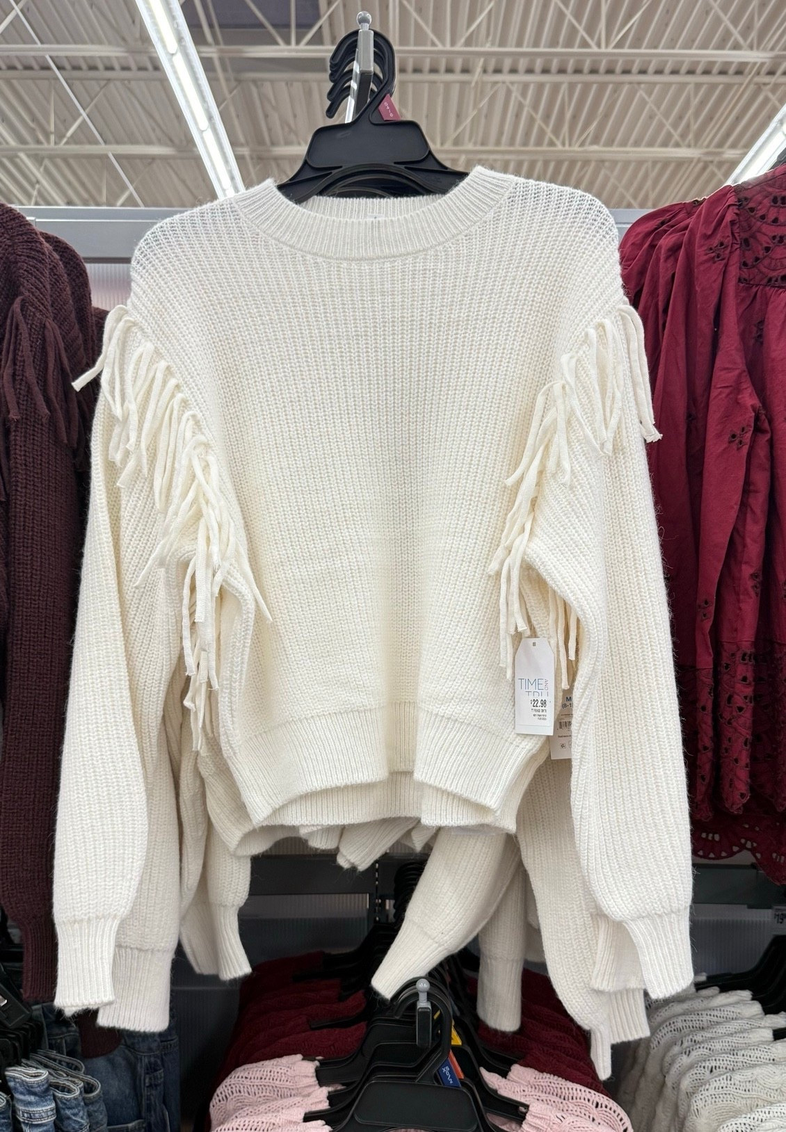 White Fringe Pullover Sweater long sleeves – Midweight (XS–XXXL)

This fringe pullover sweater adds texture and movement to winter outfits. Cozy, stylish, and perfect for casual looks with jeans or boots.

#LTKSeasonal #LTKPlusSize #LTKMidsize
