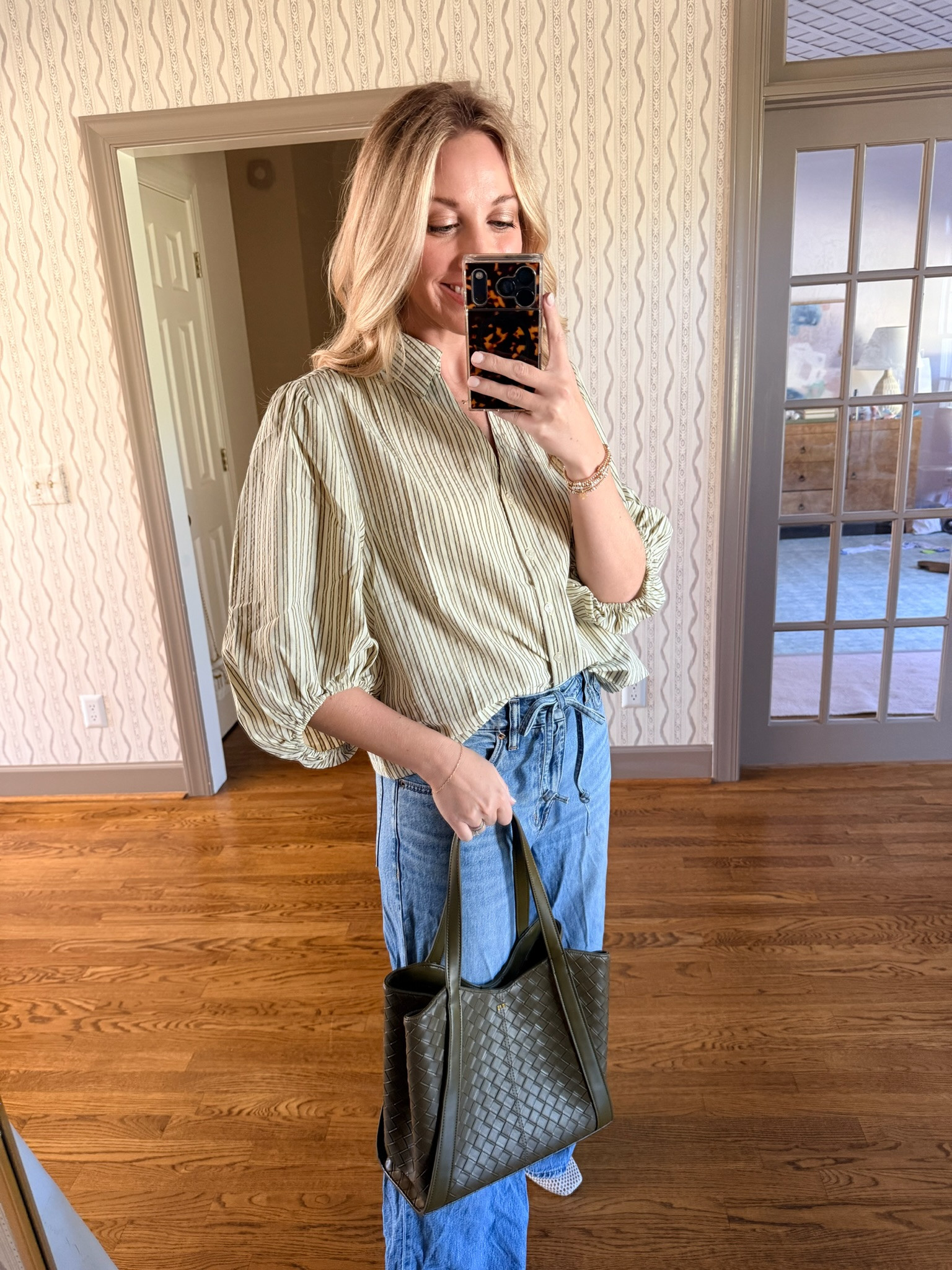 My new Target top is so good! Perfect for dressing up or down! 

Wearing a size Medium in my top and 28 in my Madewell Jeans!

#TheSouthernSource #Target #Madewell 

 #LTKdayinmylife #LTKgrwm #LTKootd