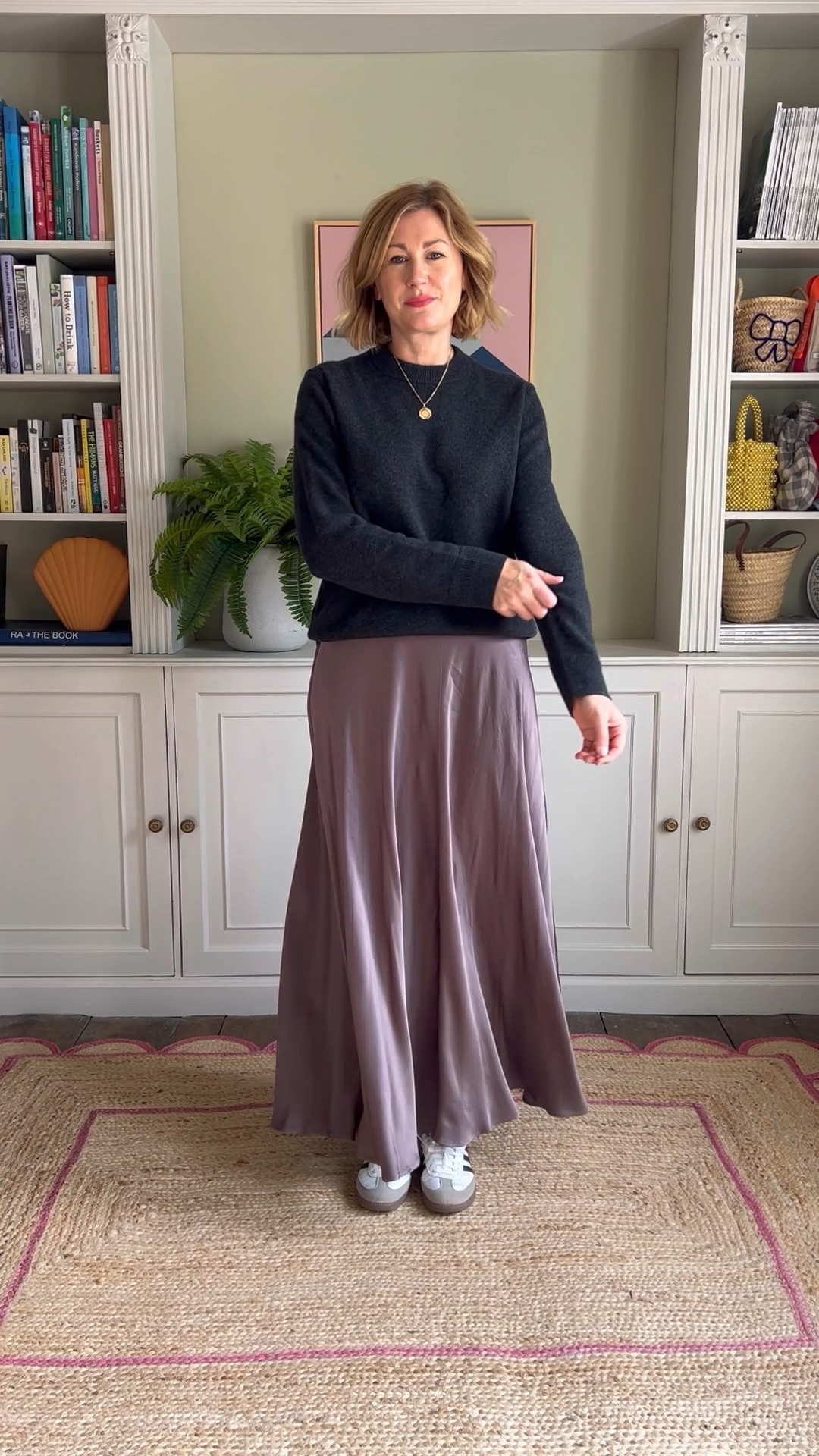 Autumn outfit ideas
Satin skirt
Autumn dress
Scarf


#LTKeurope