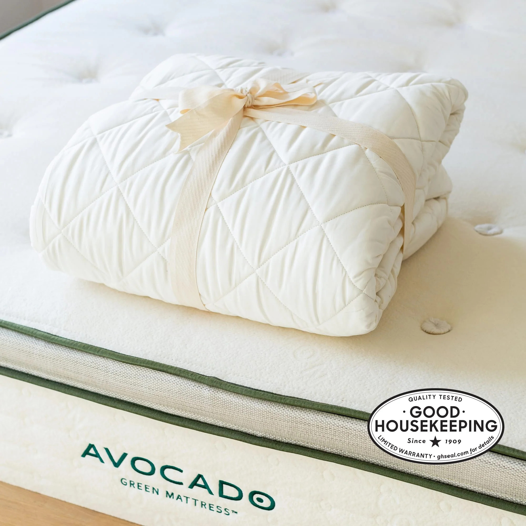 Organic Mattress Pad Protector - Queen / Standard Pocket - Up To 15 | Avocado Mattress