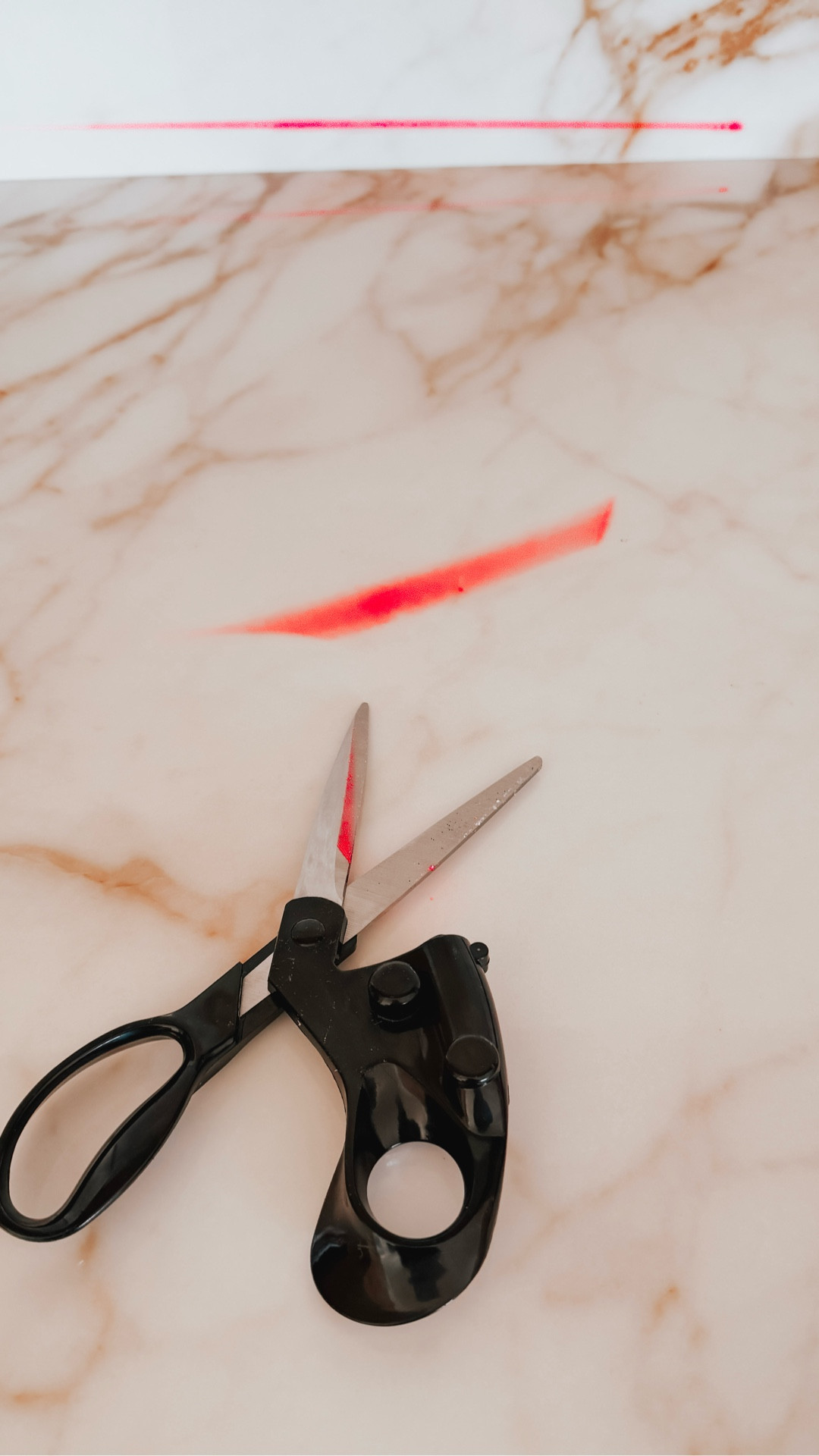 The only scissors you’ll ever need! I don’t know why I didn’t have these sooner. Straight lines only!

#LTKmomlife #LTKHome