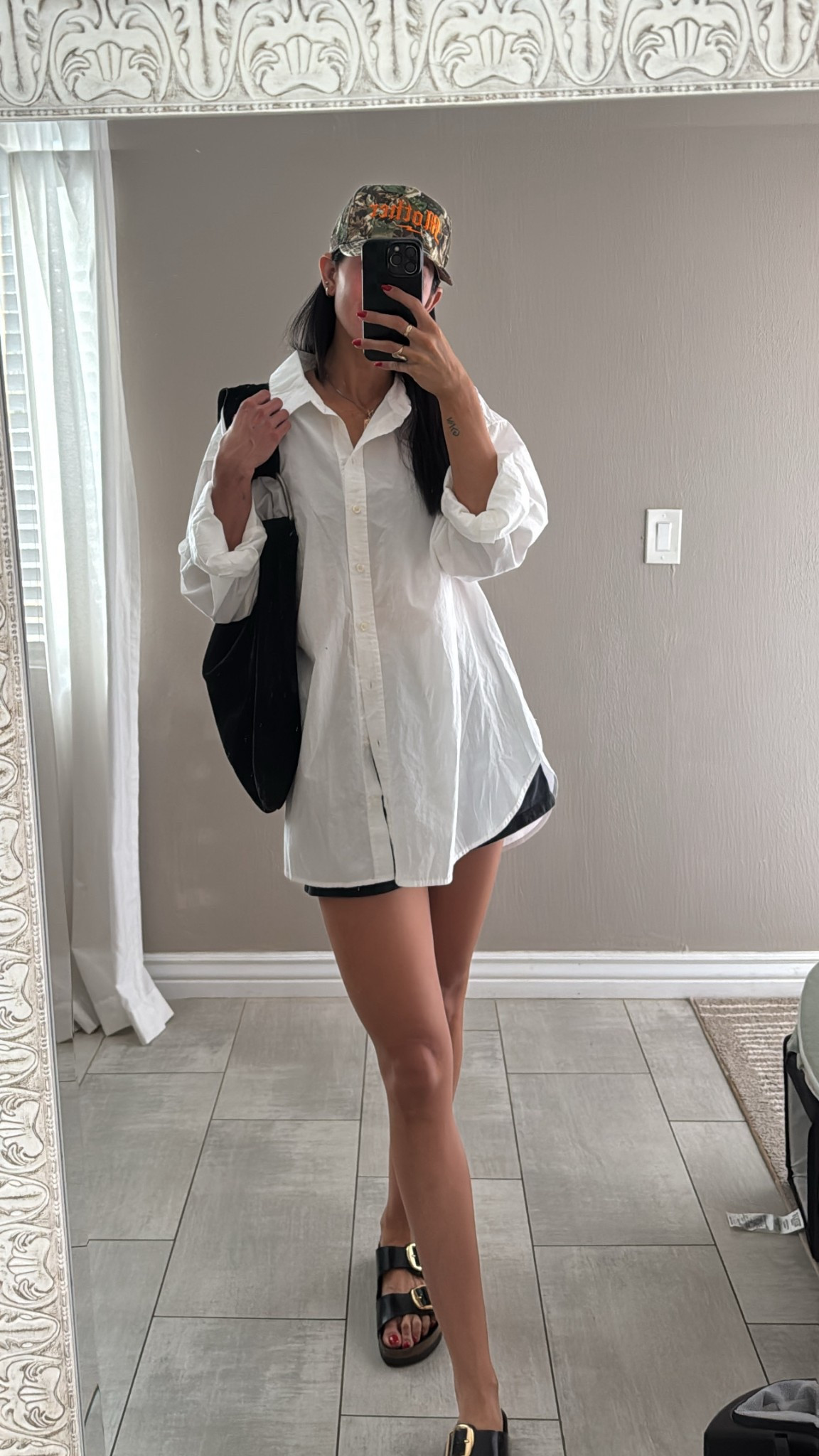 Casual errands ootd. I got an XXL in the white top!!