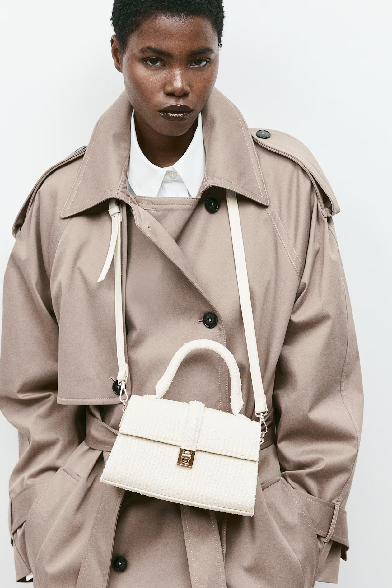 Crossbody-Tasche mit Textur - Cremefarben - Ladies | H&M AT | H&M (DE, AT, CH, NL, FI)