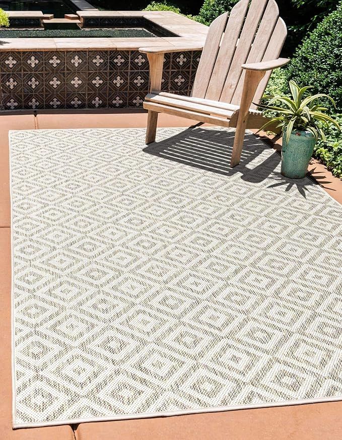 Unique Loom Outdoor Collection Area Rug - Costa Rica (5' 3' x 8' Rectangle, Light Gray/ Ivory) | Amazon (US)