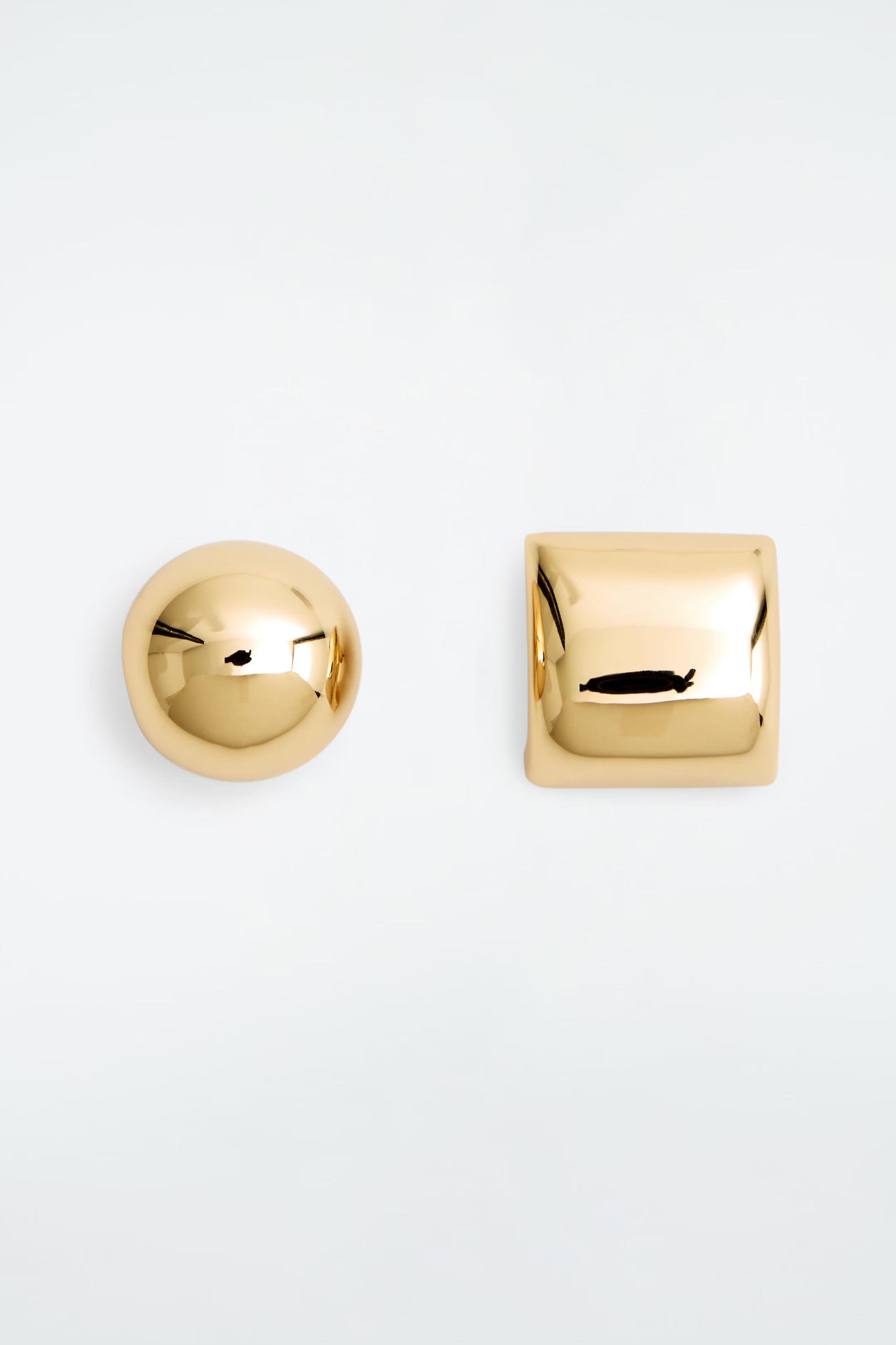 UNGLEICHE OHRSTECKER - GOLD | COS (EU)