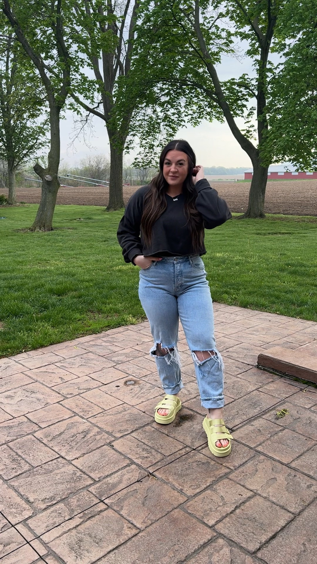 top | large
jeans | 29
Abercrombie jeans | Uggs | ugg sandals | spring outfit 

#LTKFindsUnder100 #LTKMidsize #LTKSeasonal