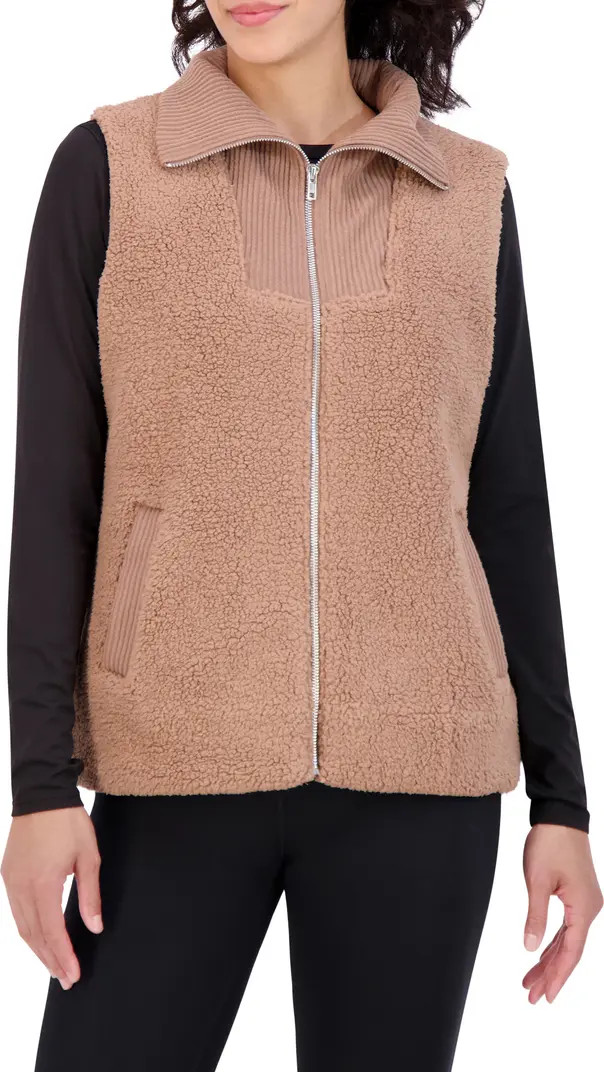 Mixed Fleece Vest, Casual Teavel Outfit, Casual Thanksgiving Look, Pumpkin Patch Outfit, Fall OOTD | Nordstrom Rack