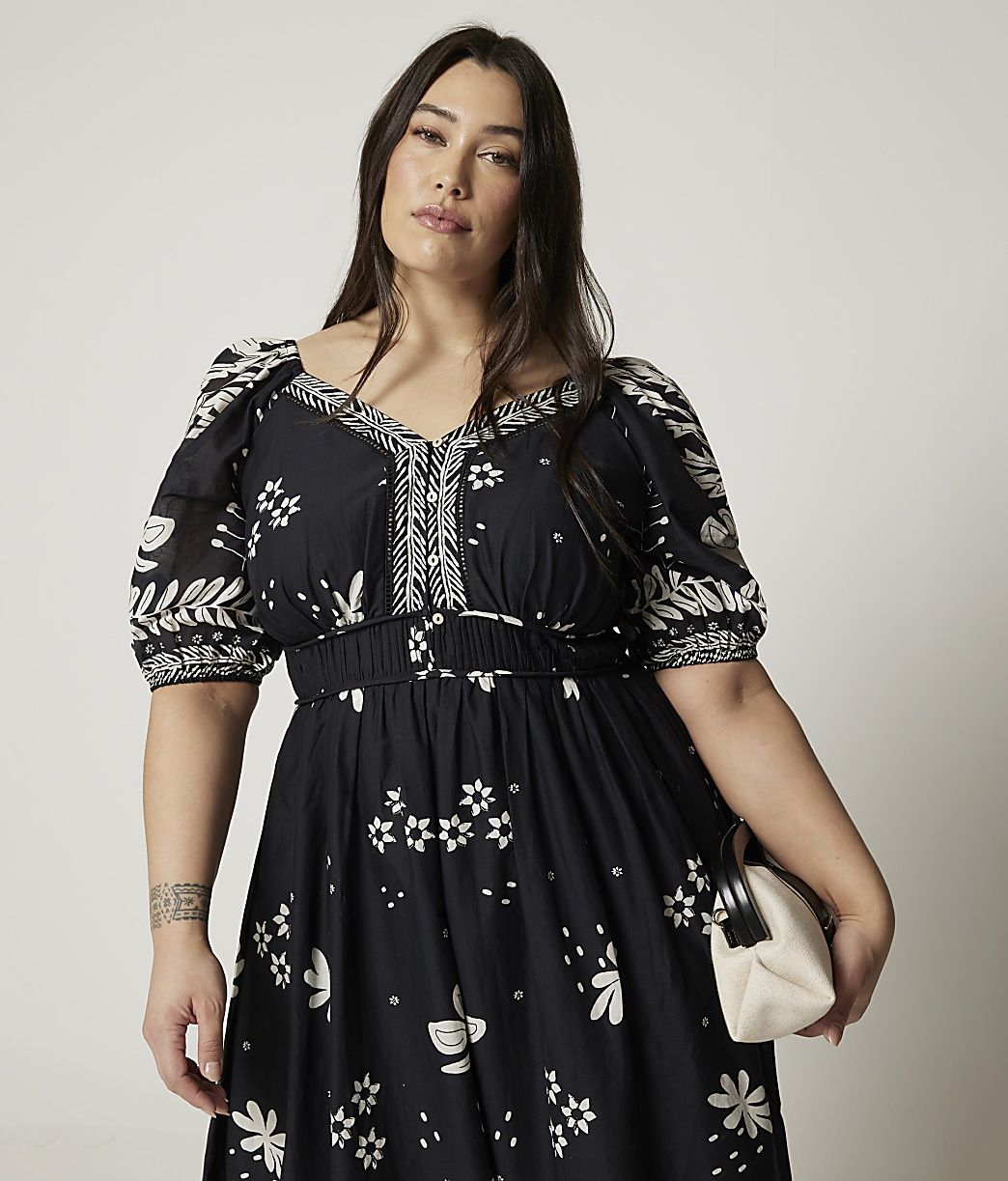 Plus black puff sleeve swing maxi dress | River Island (UK & IE)