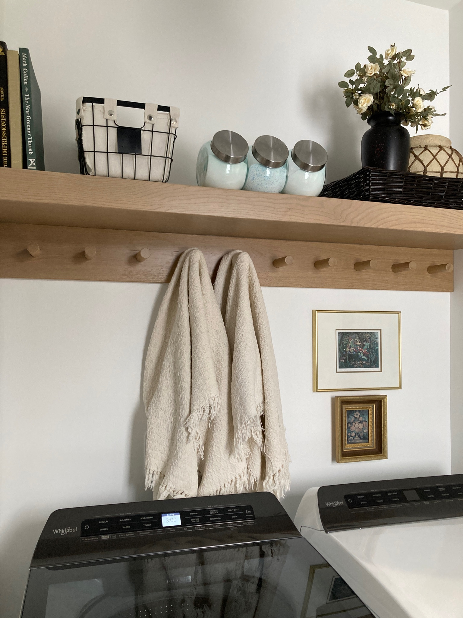 Laundry room decor- 🇨🇦
.
.
.


#LTKhome