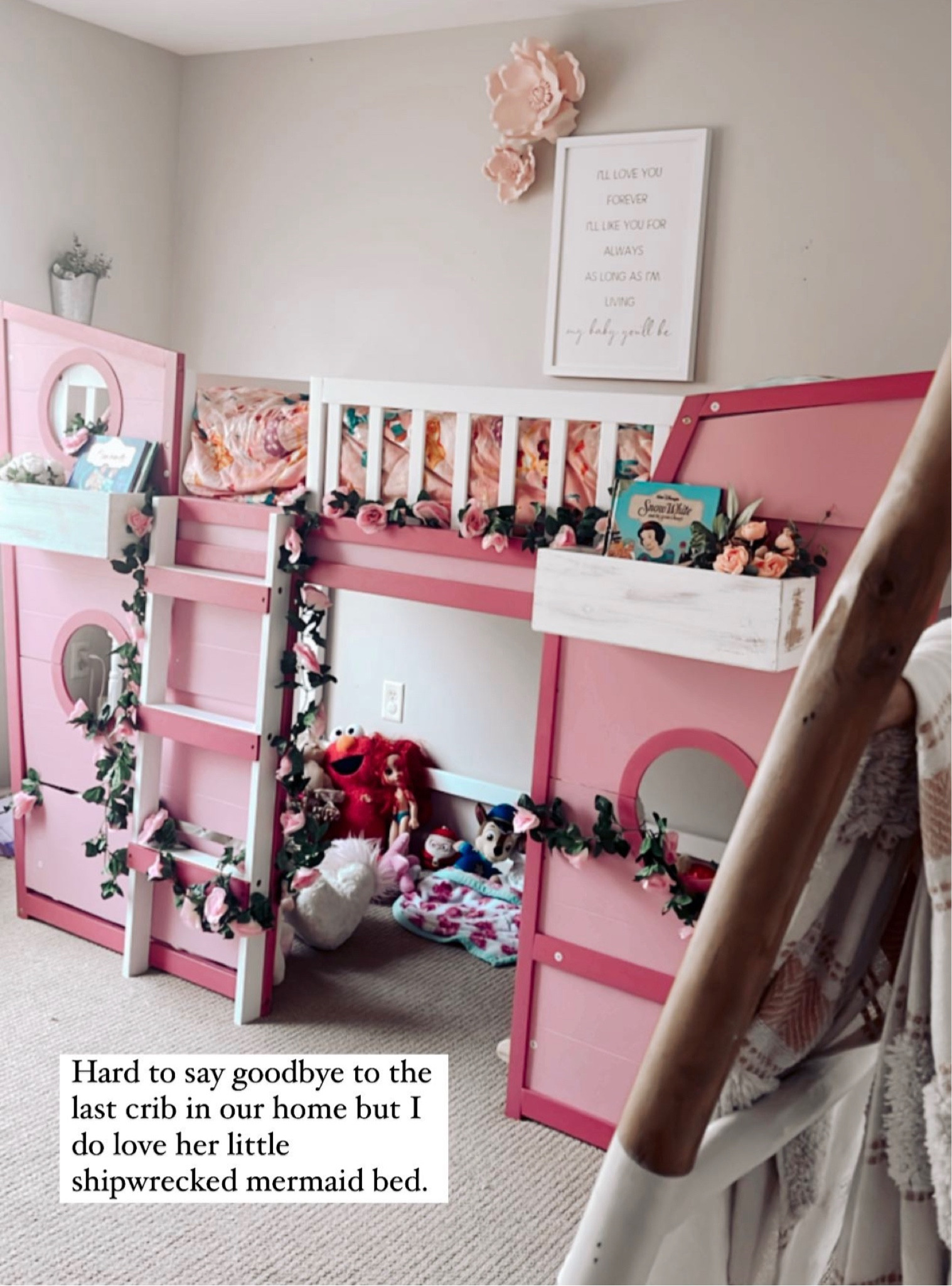 The prettiest little girls room. Bed and bedding! 