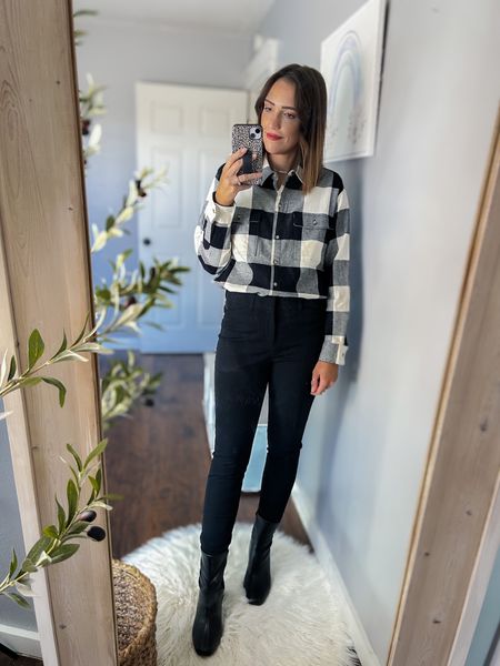 Old Navy fall outfits
Workwear 
Black and white oversized flannel boyfriend shirt — TTS, M
High waisted pixie skinny ankle pants - TTS, 6
Fall boots / ankle booties (wearing pair from Target, linked exact pair and also a similar pair from Old Navy)

#LTKstyletip #LTKworkwear #LTKfindsunder50