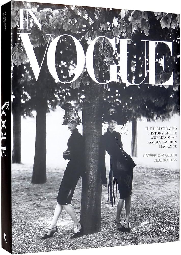 In Vogue: An Illustrated History of the World's Most Famous Fashion Magazine | Amazon (US)