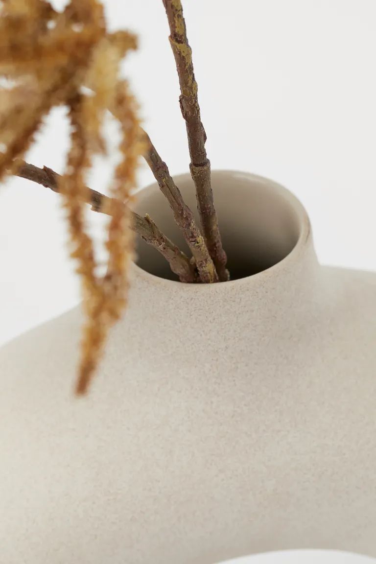 Large ceramic vase | H&M (UK, MY, IN, SG, PH, TW, HK)