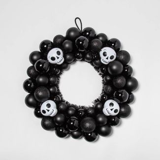 Skull Black and White Shatterproof Halloween Wreath - Hyde &#38; EEK! Boutique&#8482; | Target