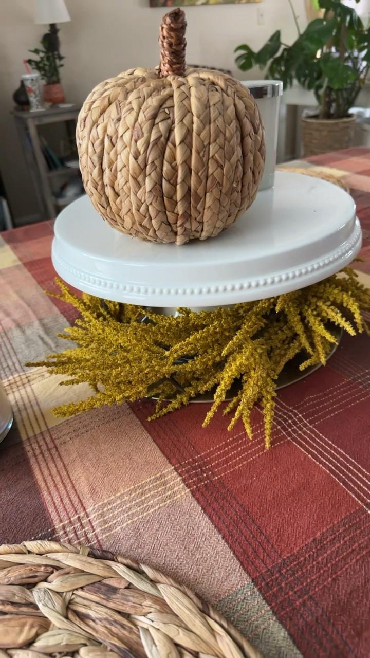 Fall decor. Table decor

Fall season. Pumpkin. Home decor. Wreath. Candles. Fall home decor. Cooking. Tablecloth. Placemat. House. Fall.

#LTKHalloween #LTKGiftGuide #LTKSeasonal