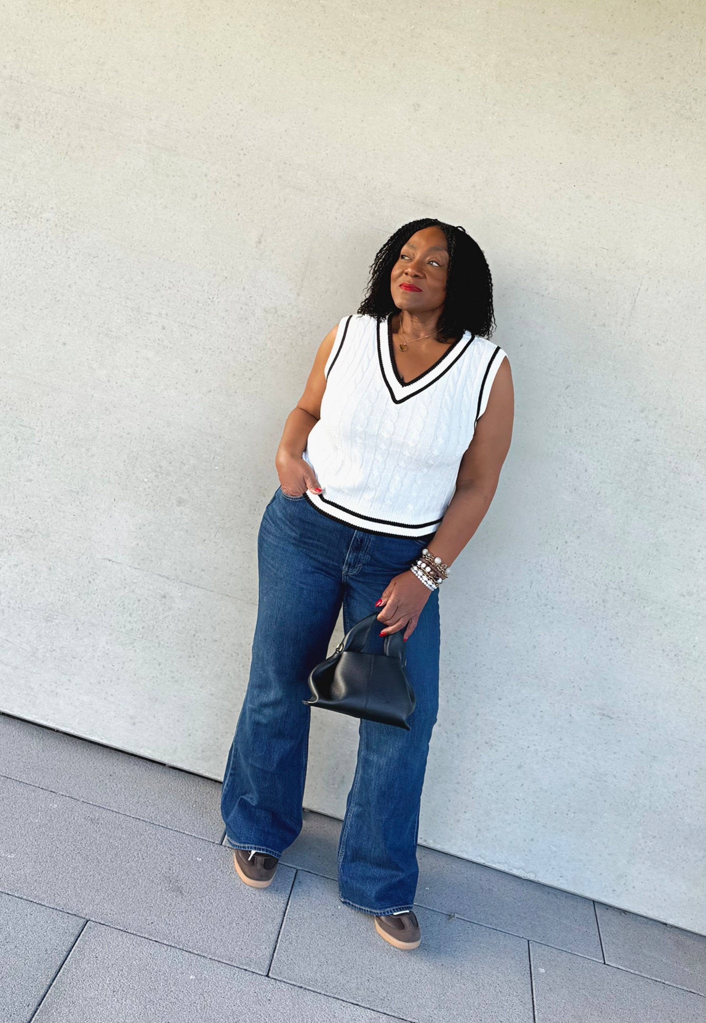 Sweater vest ootd for Autumn 🍂
•


#LTKFashionMonth #LTKautumn #LTKjeans