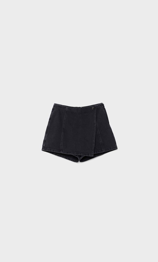 Loose-fitting linen blend shorts | Stradivarius (UK)