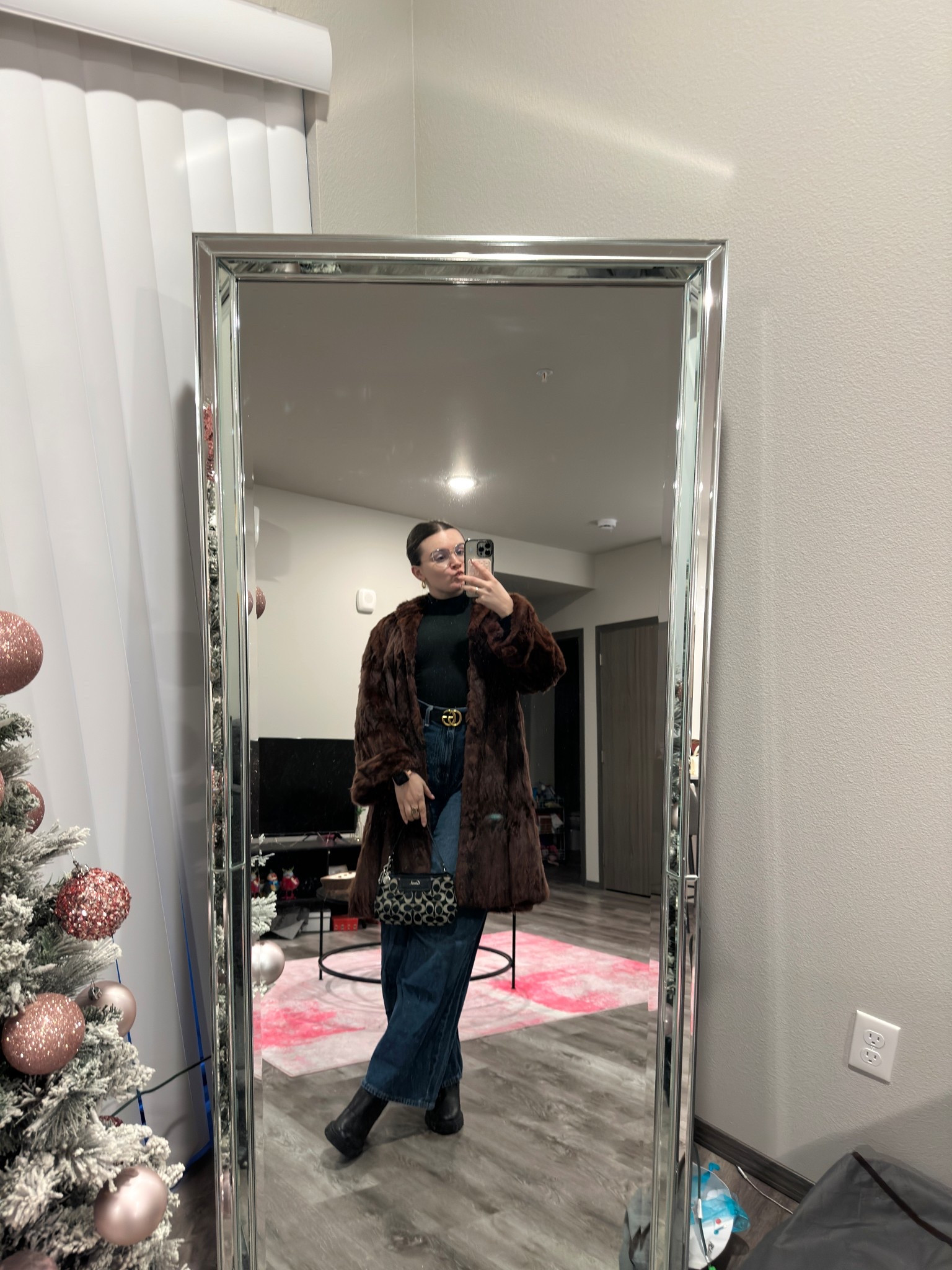 How to style a fur coat for a night out! I absolutely love how opulent this makes any outfit 🥵

I’m wearing a M bodysuit, a vintage coat, size 31 jeans and size 9 boots

#LTKFindsUnder100 #LTKMidsize #LTKootd