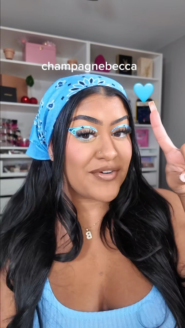 did this in pink a while back but i have so many different colored bandanas that i had to bring it back 🩵
-
-
-
-
@rarebeauty brow gel
@nyxcosmetics brow pen " espresso " 
@urbandecaycosmetics brow blade
@toofaced born this way foundation & multisculpt concealer 
@hudabeauty setting powder " banana bread " 
@blendbunnycosmetics ellis palette
@mehronmakeup paradise face paint palette
@nyxcosmetics milk jumbo eye pencil
@lillylashes style mykonos lite
@beautycreations blush cheeked up wand 
@urbandecaycosmetics glitter shadow " moondust
@nyxcosmetics lip liner " downtown beauty " & lipstick " dainty daze " 
@nyxcosmetics buttergloss " fortune cookie " 

#LTKBeauty #LTKFindsUnder50 #LTKFindsUnder100