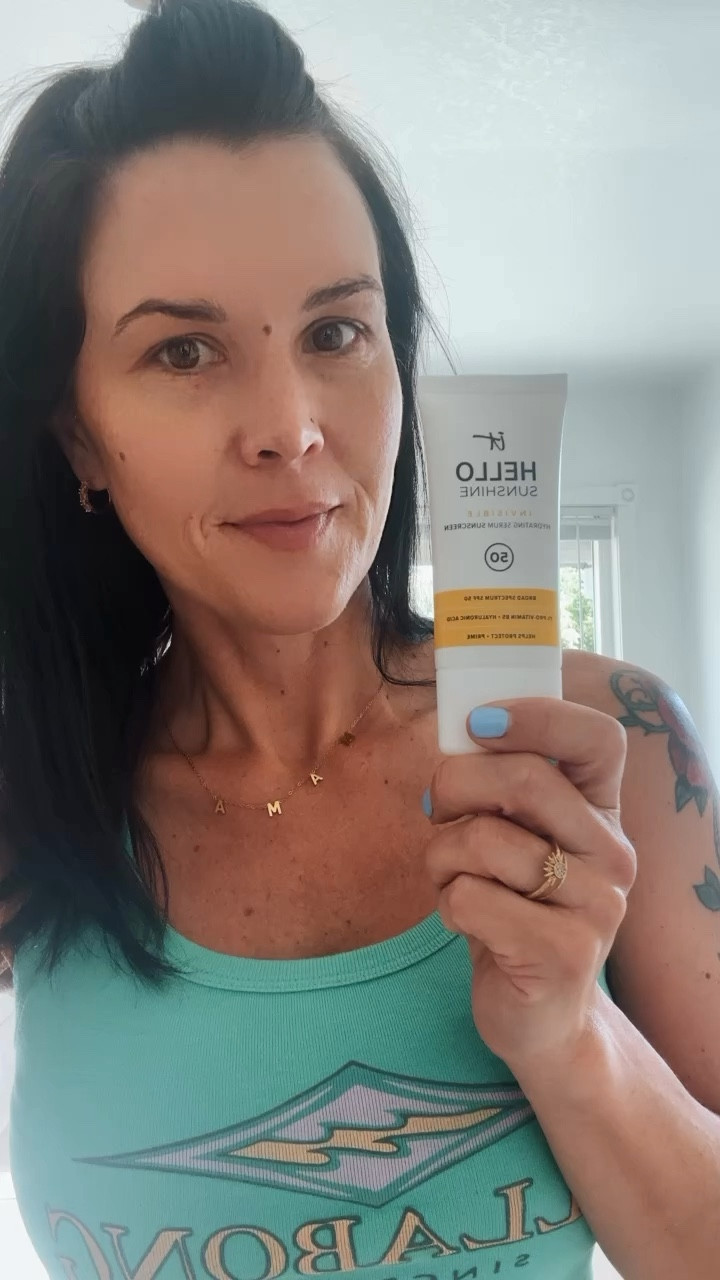 Get ready for ☀️ with Hello Sunshine 3in1 by It Cosmetics!!
.
•SPF 50
•Hydrating Serum
•Makeup Primer 
(Find it @sephora)
#sephora #sephorahaul #sephoramusthave #itcosmetics #hellosunshine #skincare #summermakeup #sephorafaves

#LTKfindsunder50 #LTKbeauty