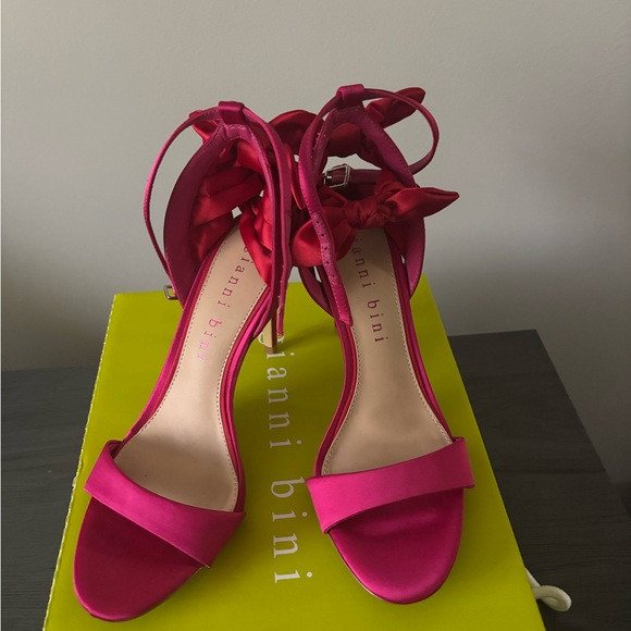 Gianni Bini Pink and Red Heels Sleek Design | Poshmark
