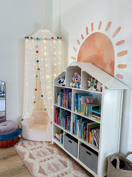 Playroom book nook ☀️