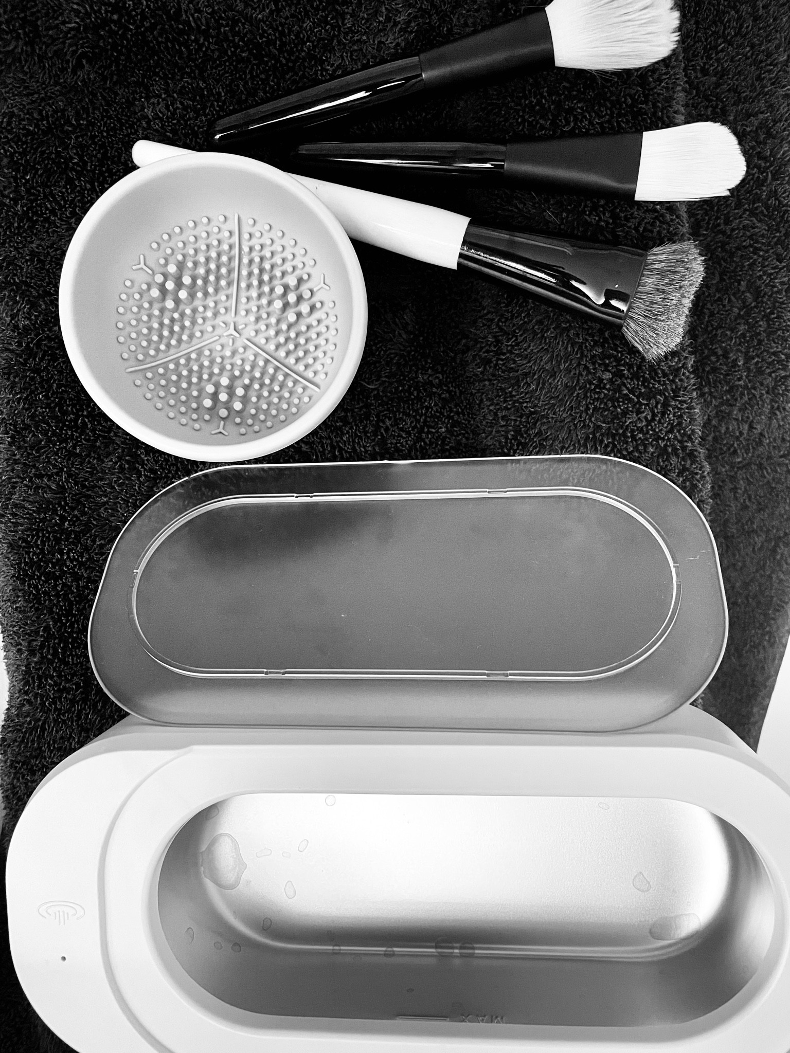 The picture is nothing to write home about, but trust me when I say: these are two things off Amazon you need. 
1. The best - and easiest - makeup brush cleaner
2. The jewelry cleaner that’s equally as easy and I wish I bought ages ago. 

#amazon #amazonfinds #beautyfinds #beauty #organization #selfcare #wellness 

#LTKBeauty #LTKFindsUnder50