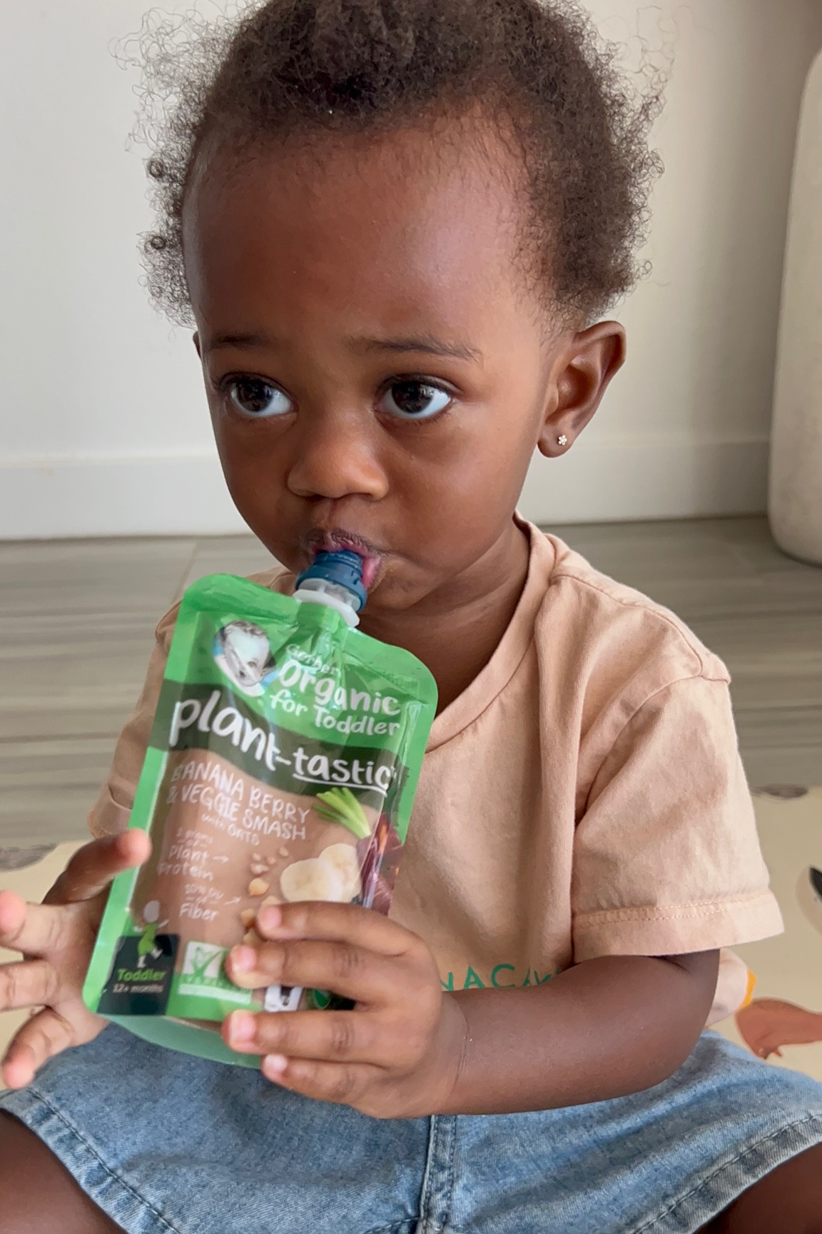 #AD Having easy snacks around is a must when you have little ones running
around. @Gerber’s Plant-tastic Toddler Banana Berry Veg Smash Snacks Pouch
has been a hit, made with bananas, chickpeas, blueberries, spinach, and purple
carrots with oats. Its nice to have snacks that are tasty and full of good
ingredients! Pick some up for your little one on your next @Target run!
#AnythingForBaby #GerberBabyAtTarget #Target #TargetPartner #liketkit @shop.LTK liketk.it/xx