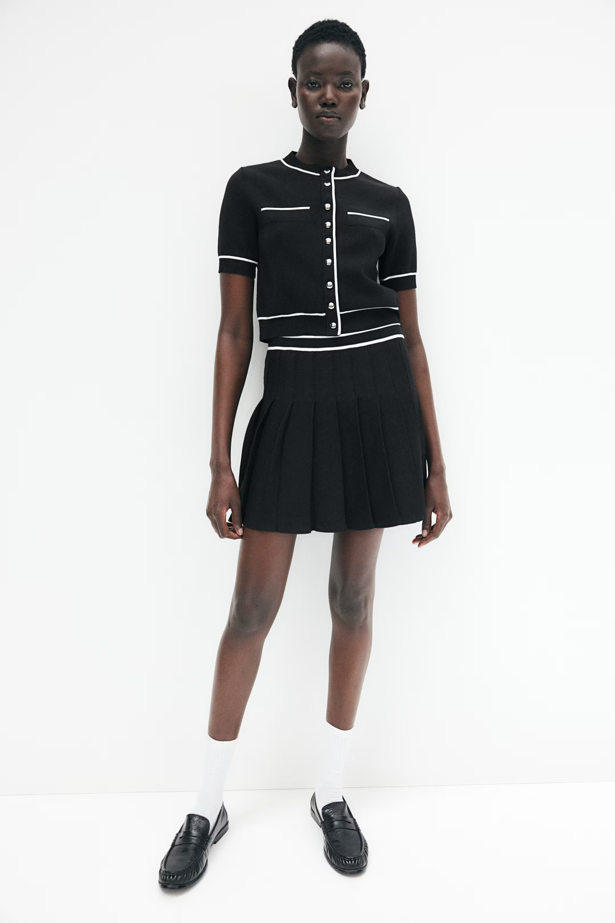 Pleated skirt | H&M (UK, MY, IN, SG, PH, TW, HK)