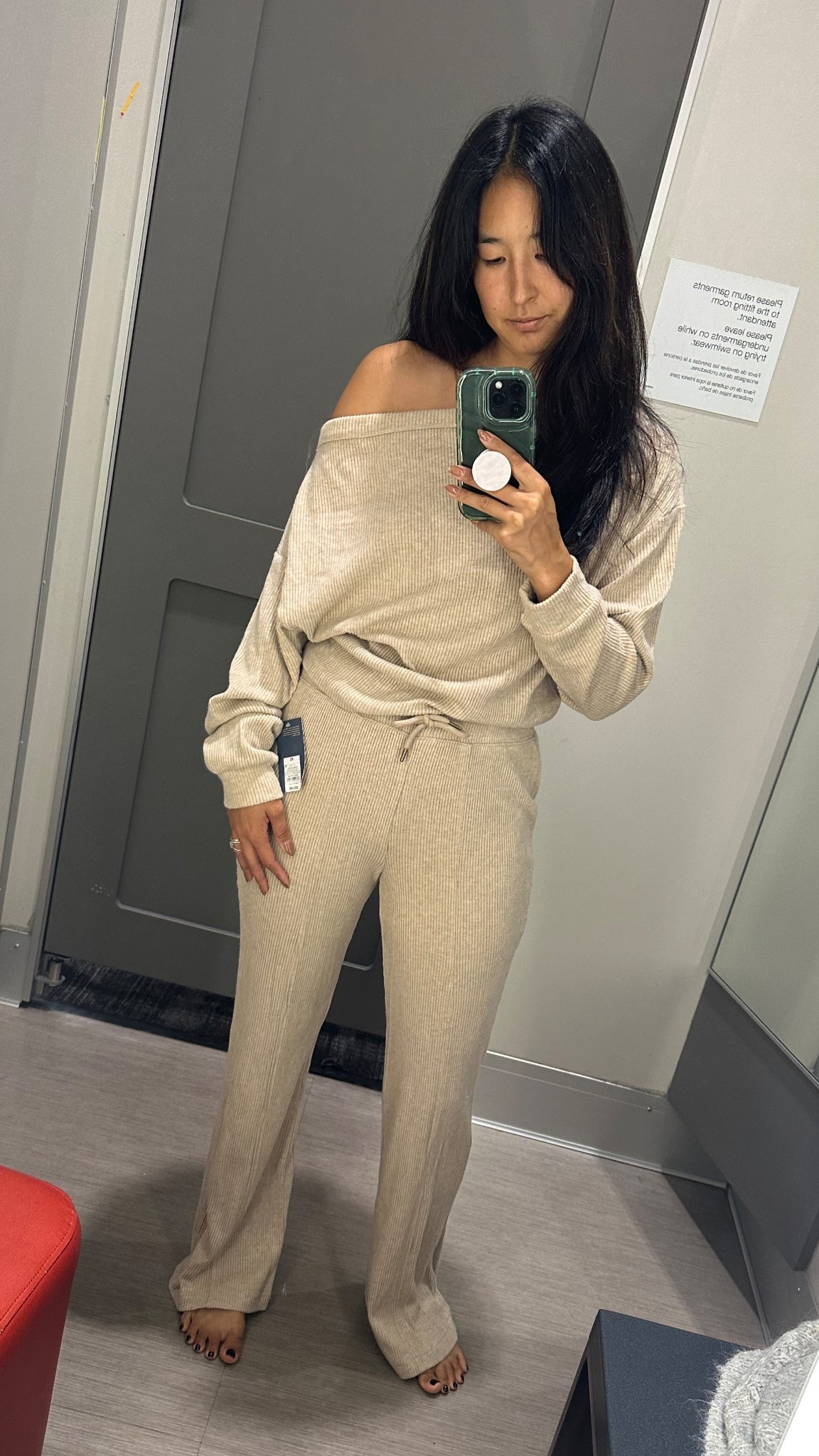 Just bought this set! It is beyond soft. Pants were true to size and I got the top slightly oversized. I’m wearing the pants in XS and the top in S.

#LTKSeasonal #LTKGiftGuide #LTKHome