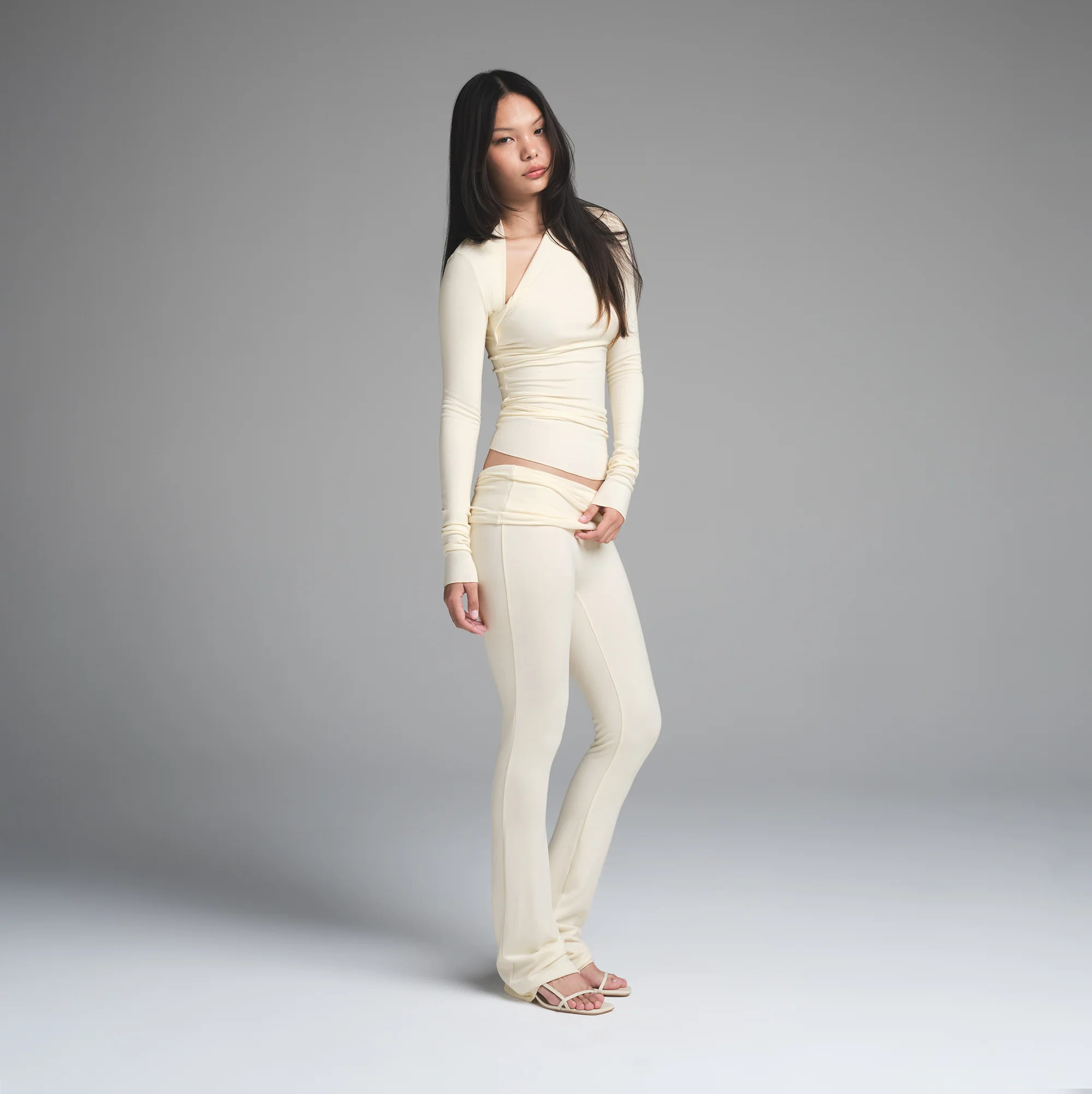 SKIMS Foldover Pants | White | Medium | SKIMS Cloud | SKIMS (US)