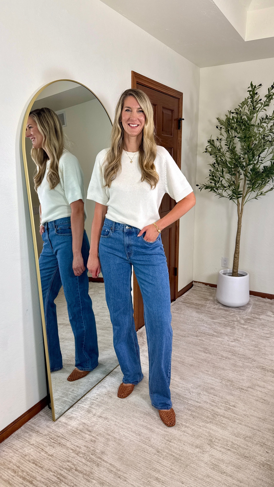 ⚠️Code: AFLTK
Wearing my true 29 extra long in all jeans, true medium/tall in tops and coats. All long arm approved! 
Abercrombie tall girl fall sale starts today! My favorite relaxed denim and longline coat for winter and fall! Fall outfit, straight leg, jeans, everyday jean, trench 


#LTKSaleAlert #LTKTall #LTKFallSale