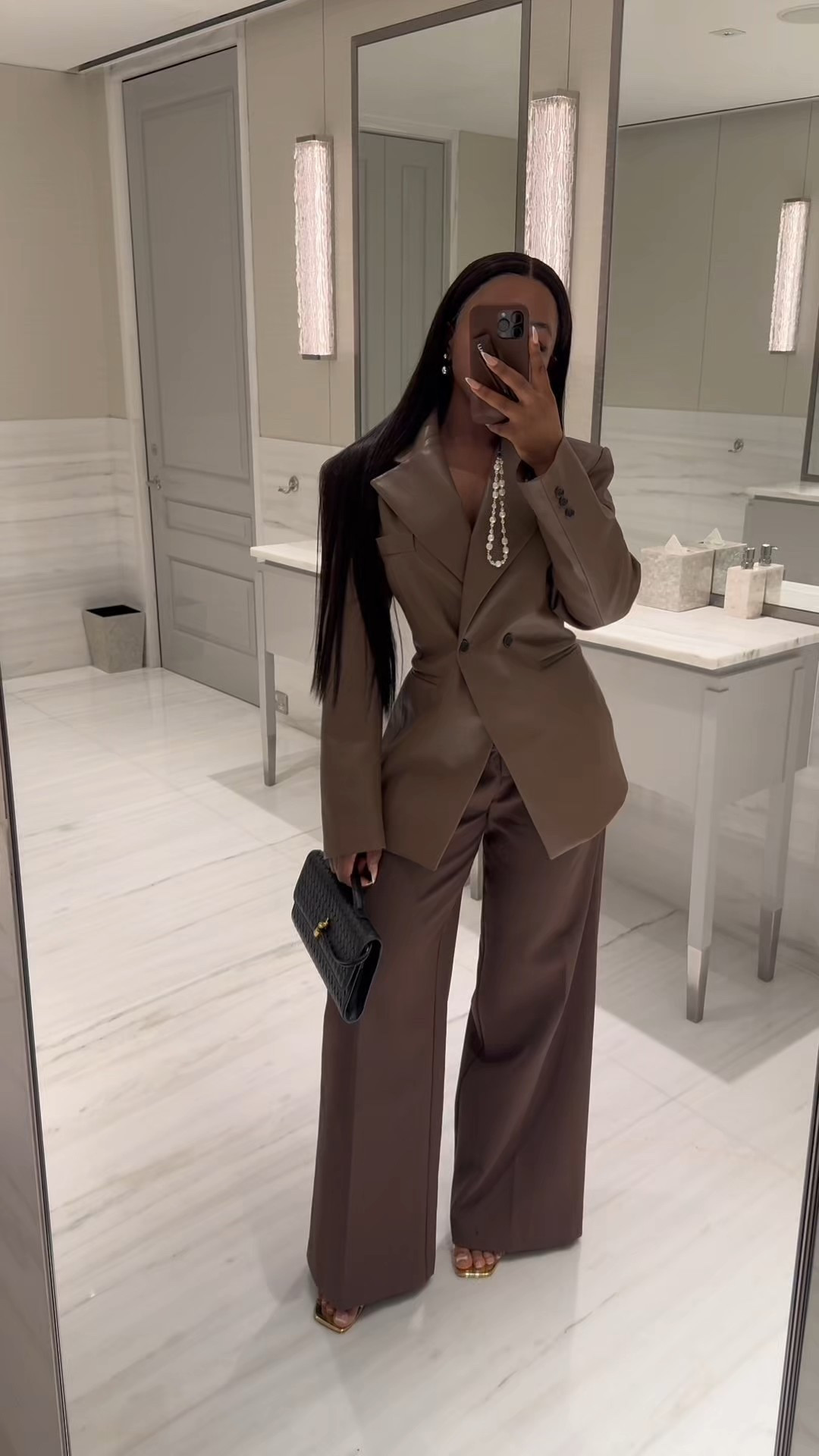 First three blazers are from sourceunknownofficial but I have linked similar and affordable ones below, you can also find the rest from this video linked below. I wear size S in most 🤍

Blazer, hourglass blazer, cinched blazer, blazer outfit ideas, spring blazer outfit 

#LTKstyletip #LTKuk #LTKspring