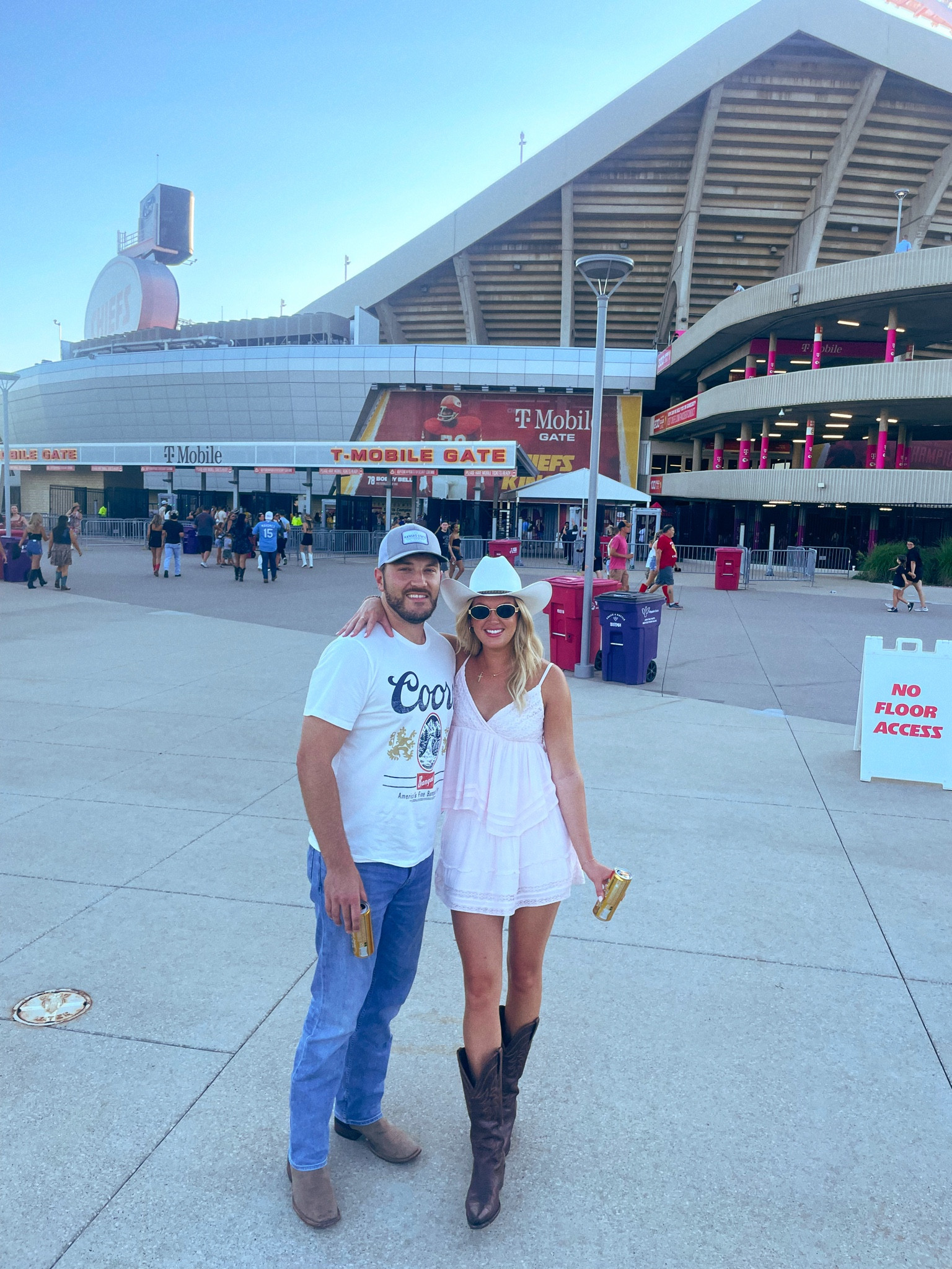 Morgan Wallen at Arrowhead? Name a better combo 🔥🙌🏼❤️💛 