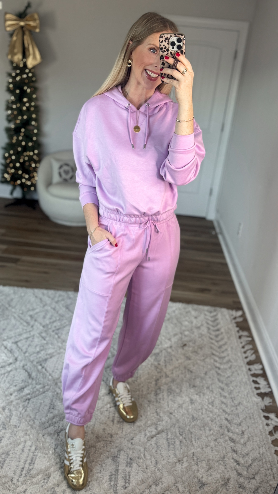 Weekend Walmart Wins try-on
ScubaKnit hoodie- small
ScubaKnit barrel joggers- small 

#LTKFindsUnder50 #LTKootd #LTKmomlife