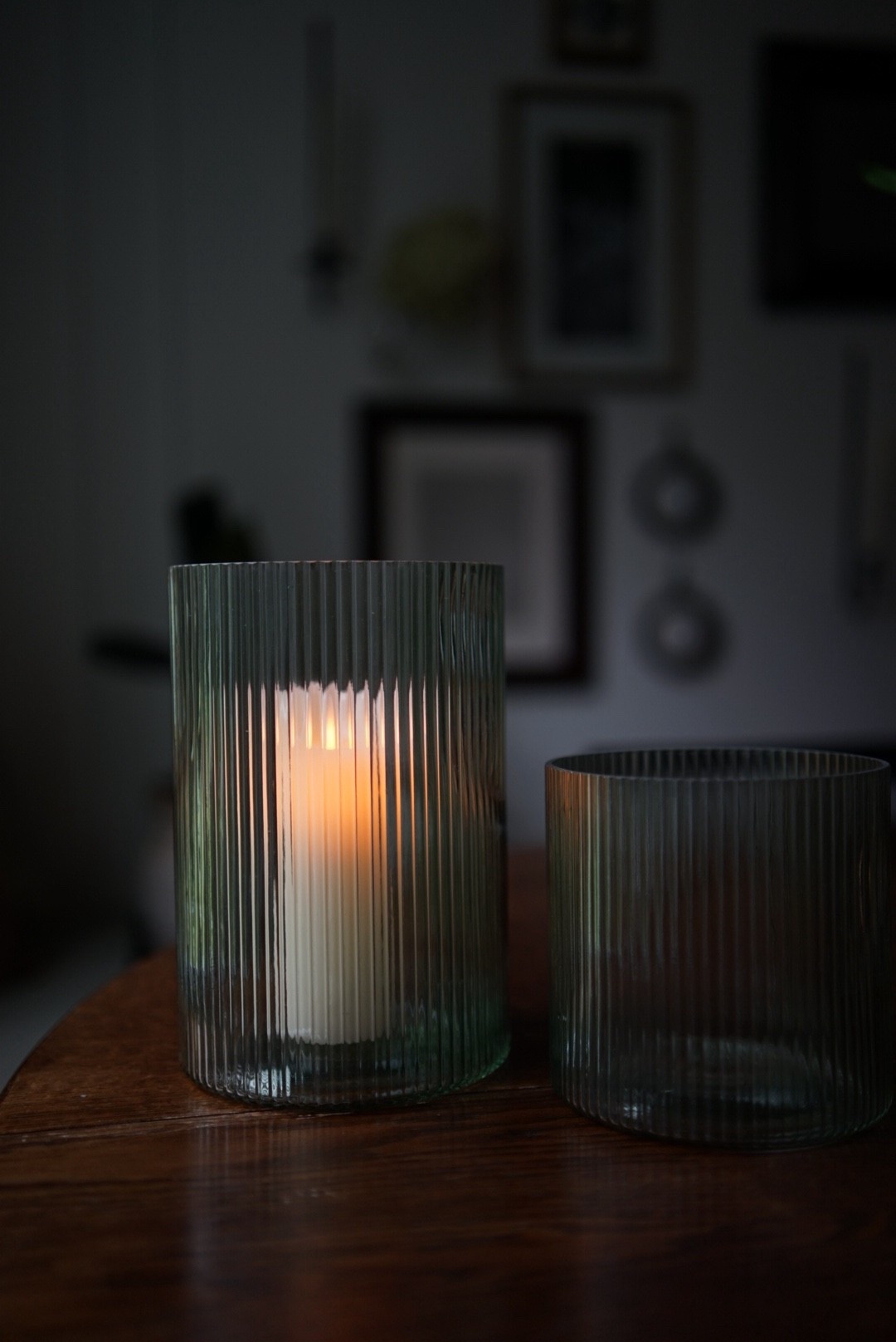 There’s just something about the flicker of candlelight on a cool fall night.
It slows the room down… makes it feel warm again.
I found the prettiest candle hurricanes that look high-end but are actually super budget-friendly.
Linked them all in my LTK — perfect for tables, mantels, and cozy corners. ✨

#ltkfinds #homeinspo #fallhome #homedecorunder50 #candleseason #christiancreator #cozyvibesonly
Walmart home
Target home
Fall Decor
Home decor


#LTKSeasonal #LTKHome #LTKFindsUnder50