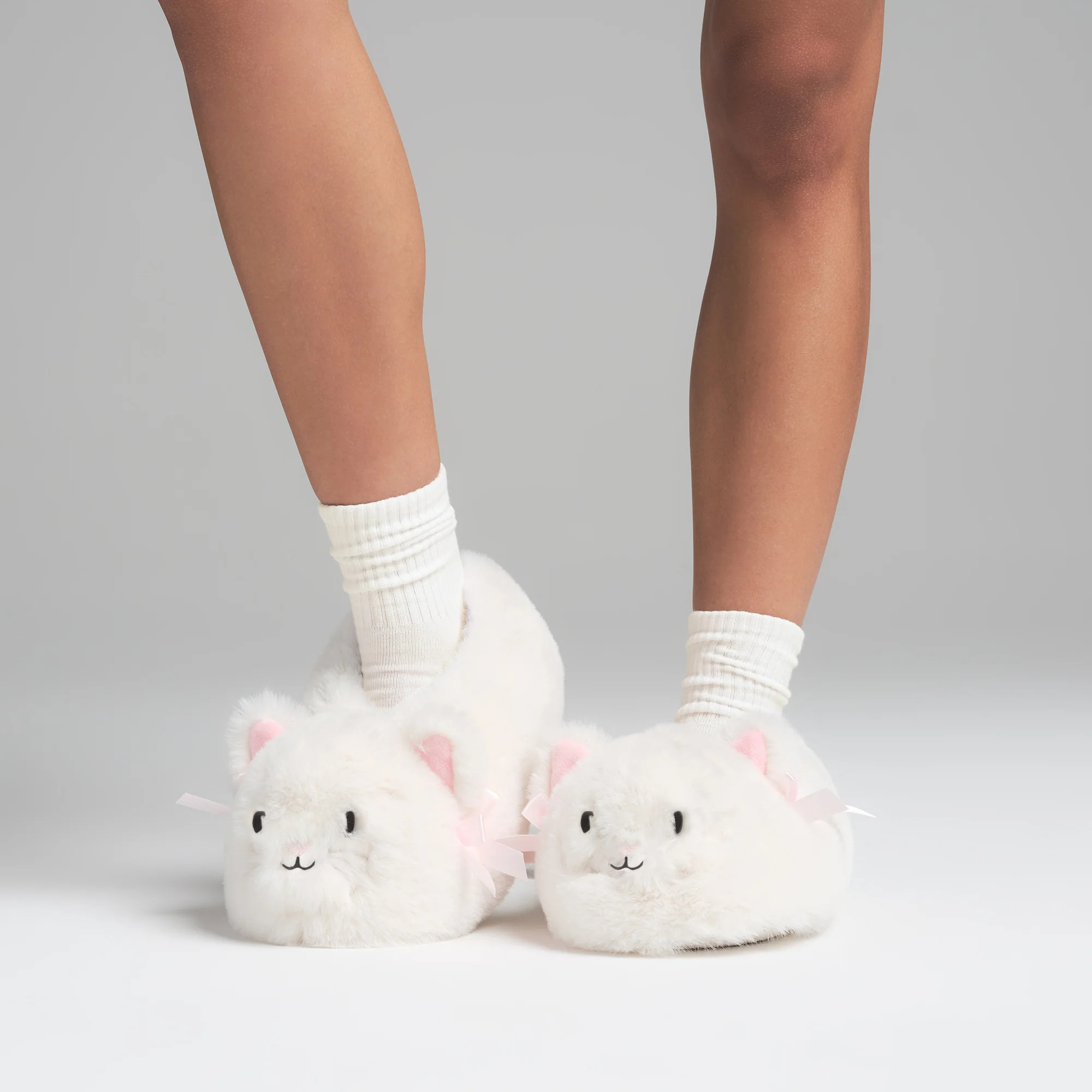 SKIMS Kitten Slipper | White | 35 | Accessories | SKIMS (US)