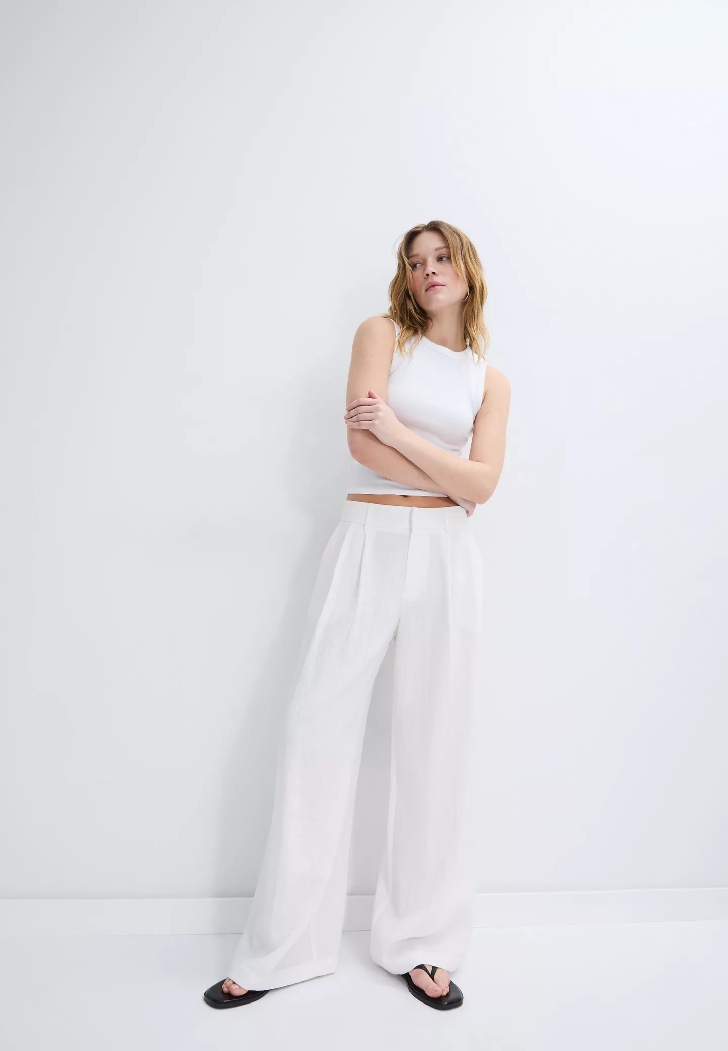 Rustic wide-leg trousers with adjustable buttons - Women's fashion | Stradivarius United Kingdom | Stradivarius (UK)