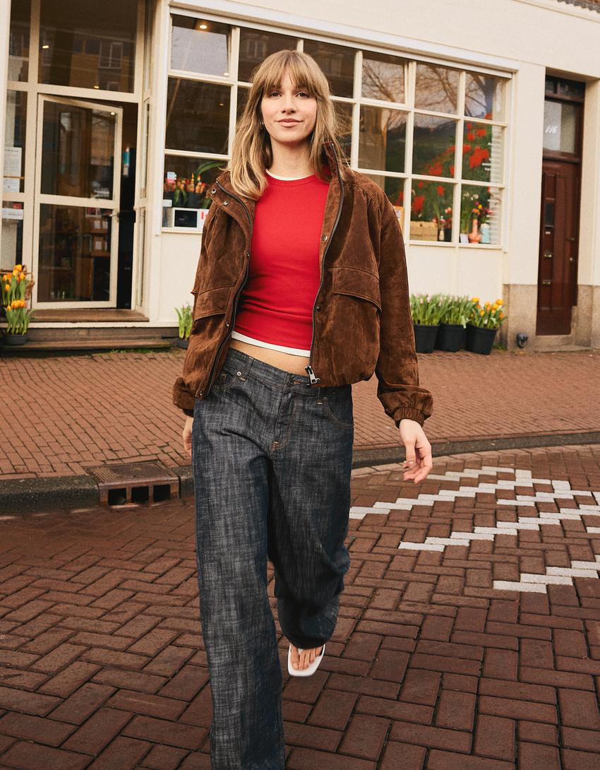 Low-rise textured boyfriend jeans - Trousers - Women | Bershka UK