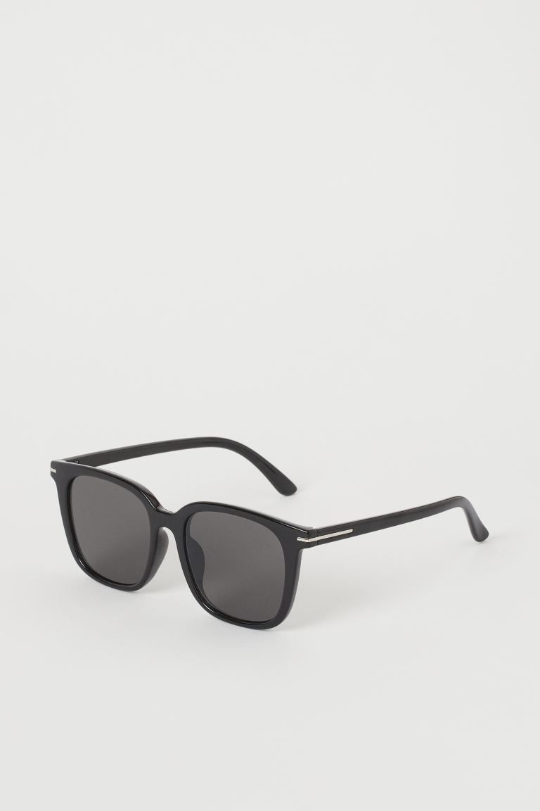 Square-shaped Sunglasses
							
							$12.99 | H&M (US + CA)