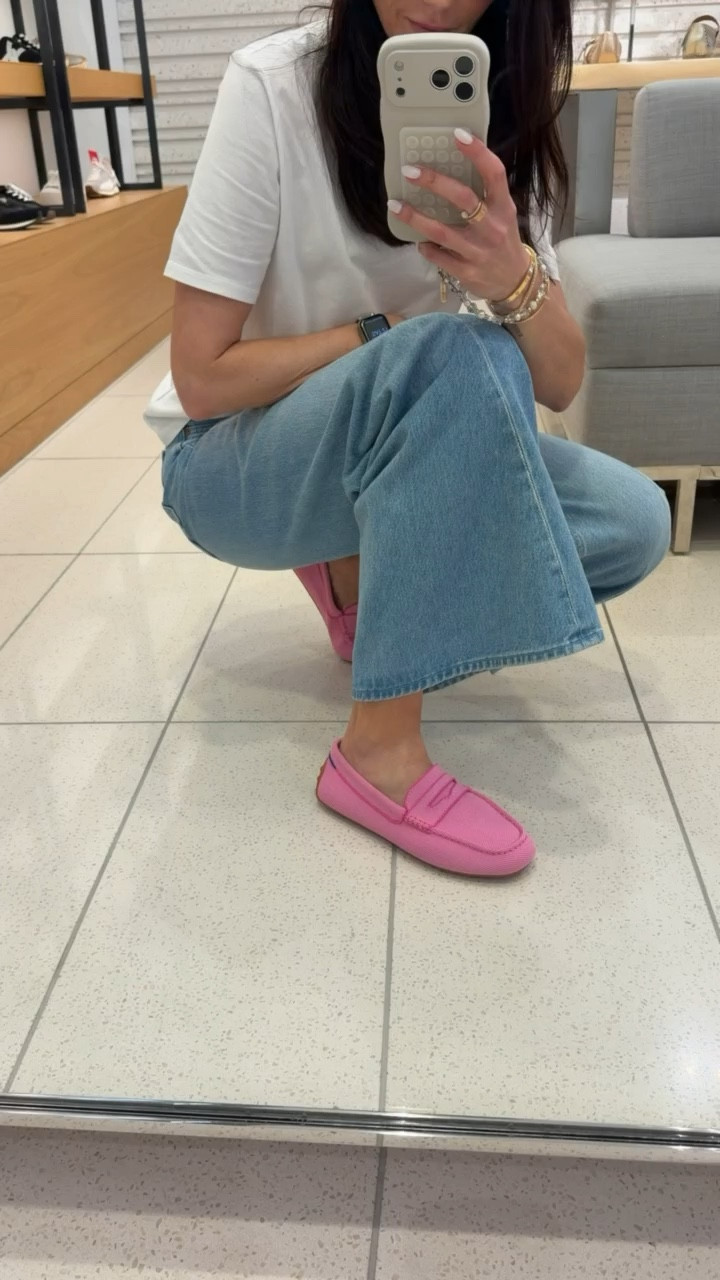 Comfy and washable shoes for spring, rothys loafers, rothys shoes, pink shoes, annabrstyle