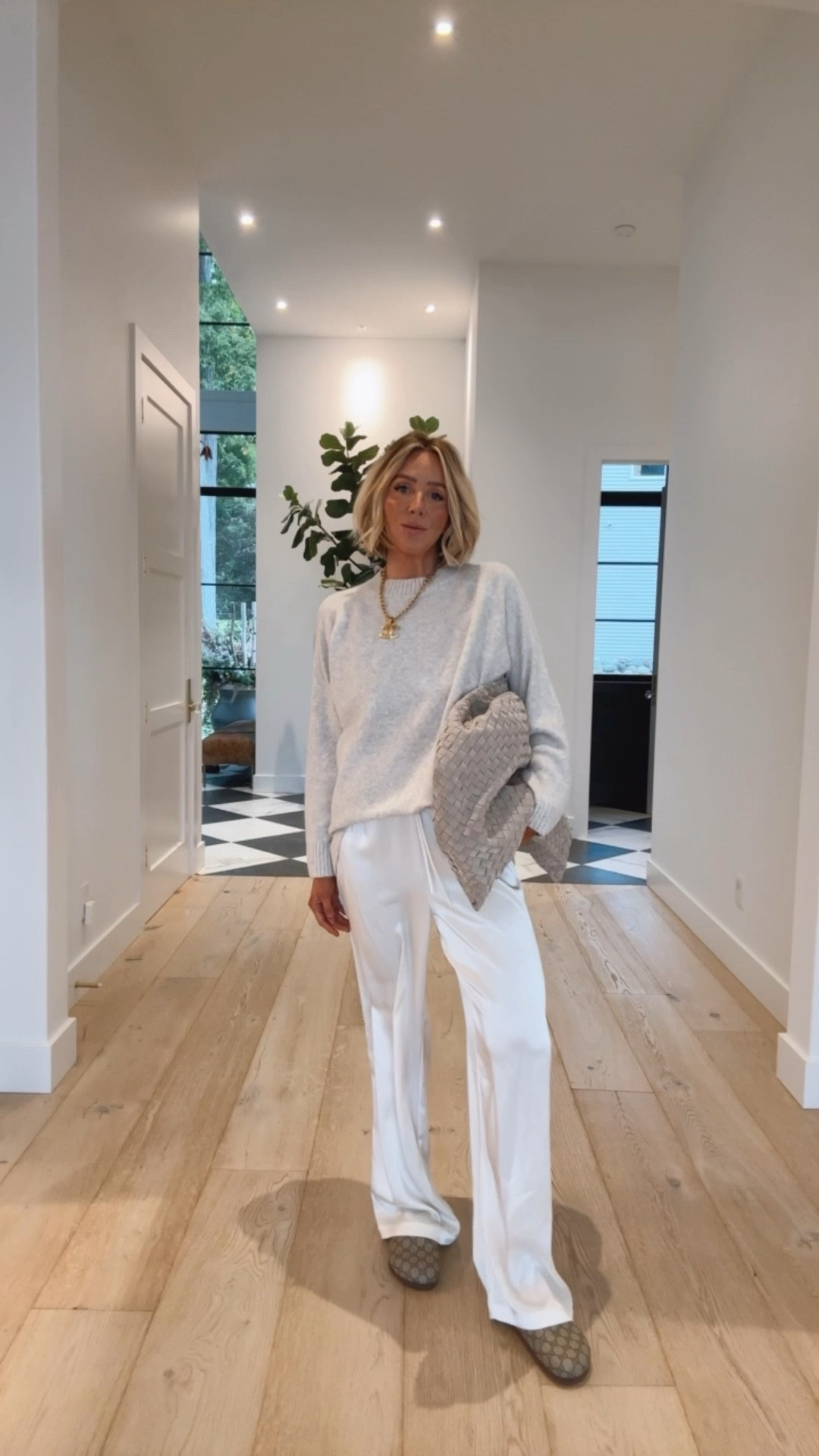 Aritzia site wide SALE 🔥🔥🔥 the satin pants are a must have! 