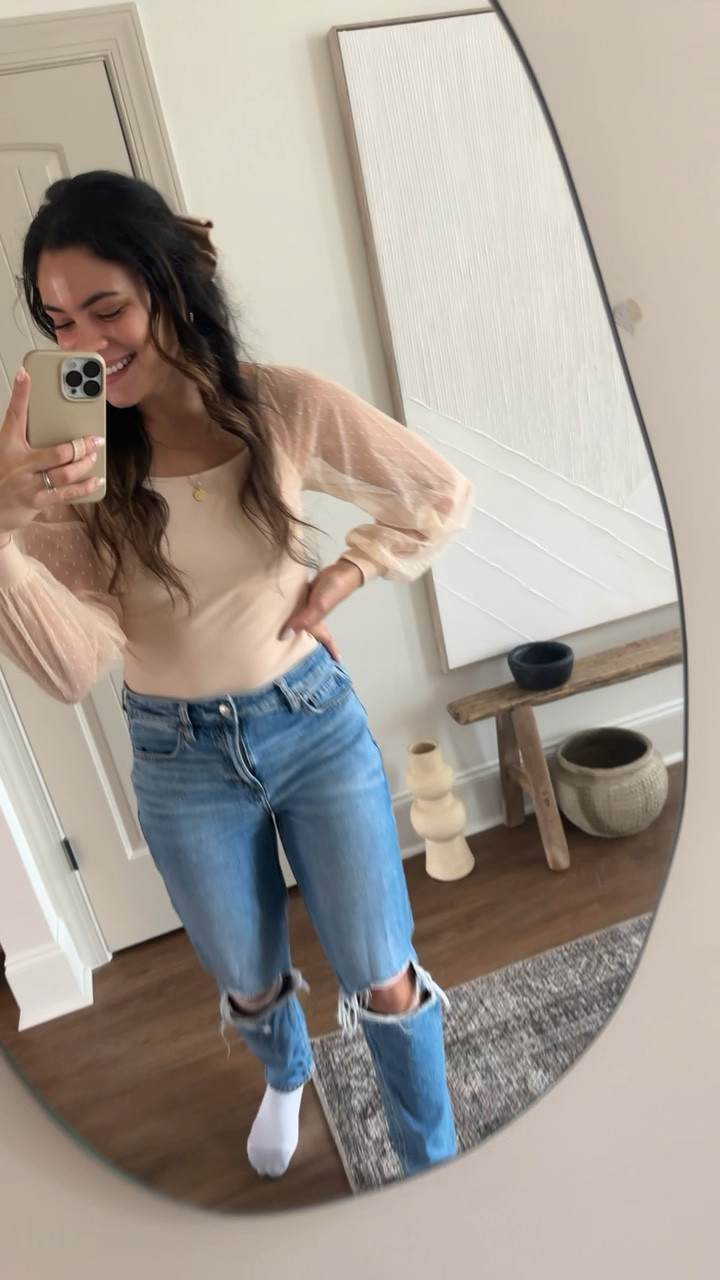 Valentines / Spring top!! So cute and comes in so many colors!
This is beige/ Apricot in size small! 

Valentines- Galentines- Valentines outfit- spring outfit 

#LTKbeauty #LTKstyletip #LTKVideo